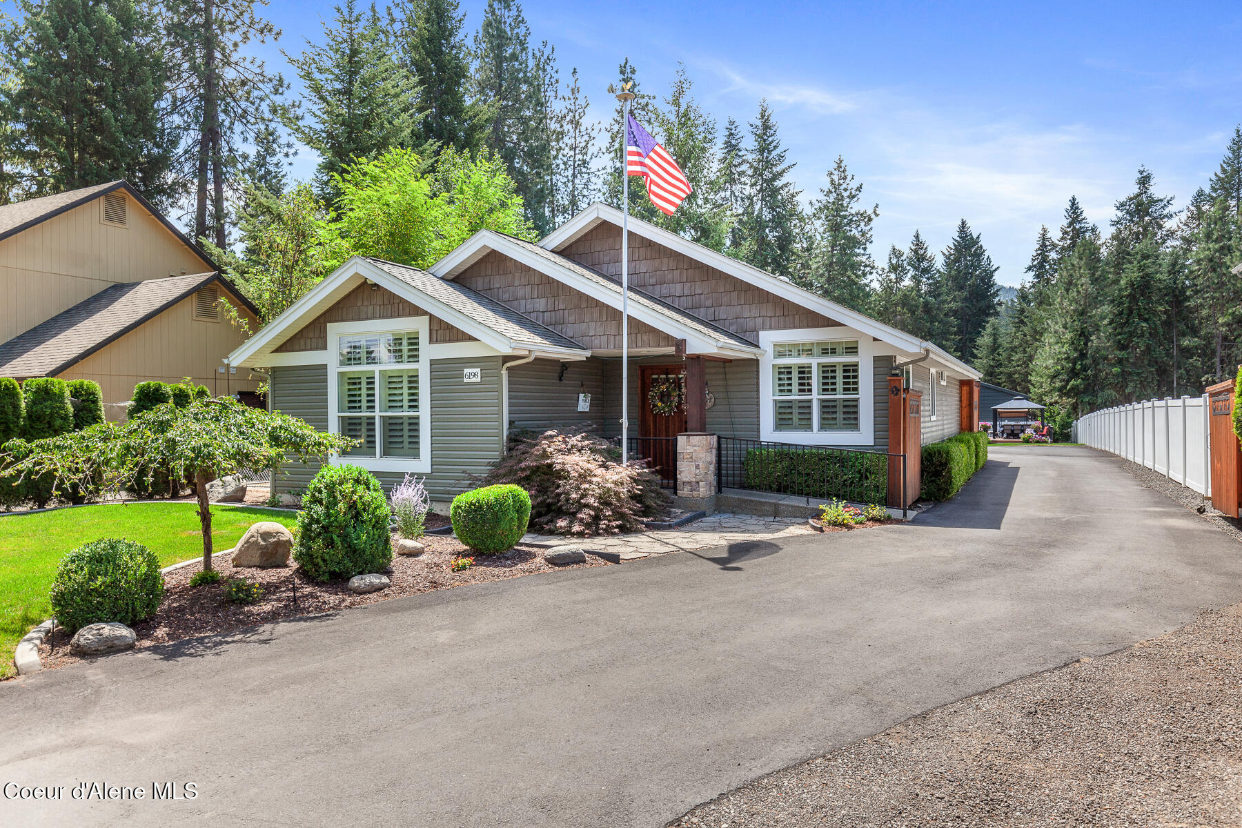 Coeur d'Alene, Idaho, 83814, United States, 3 Bedrooms Bedrooms, ,2 BathroomsBathrooms,Residential,For Sale,1895334