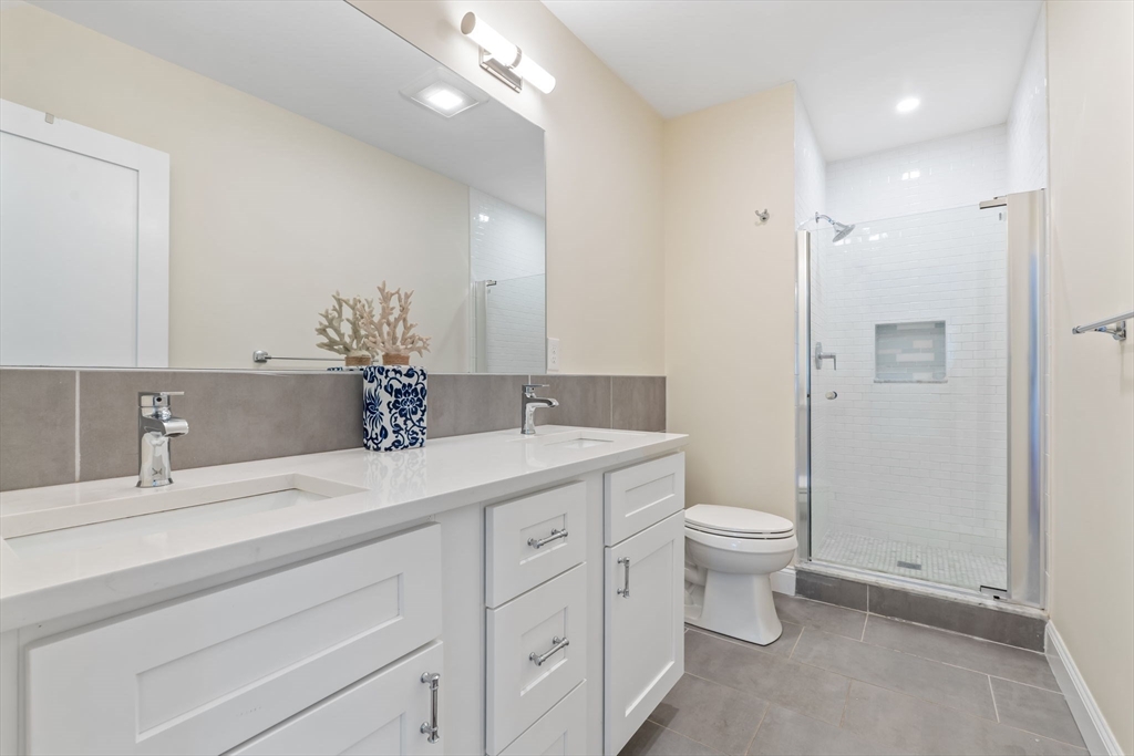 Sandwich, Massachusetts, 02563, United States, 4 Bedrooms Bedrooms, ,4 BathroomsBathrooms,Residential,For Sale,1989929