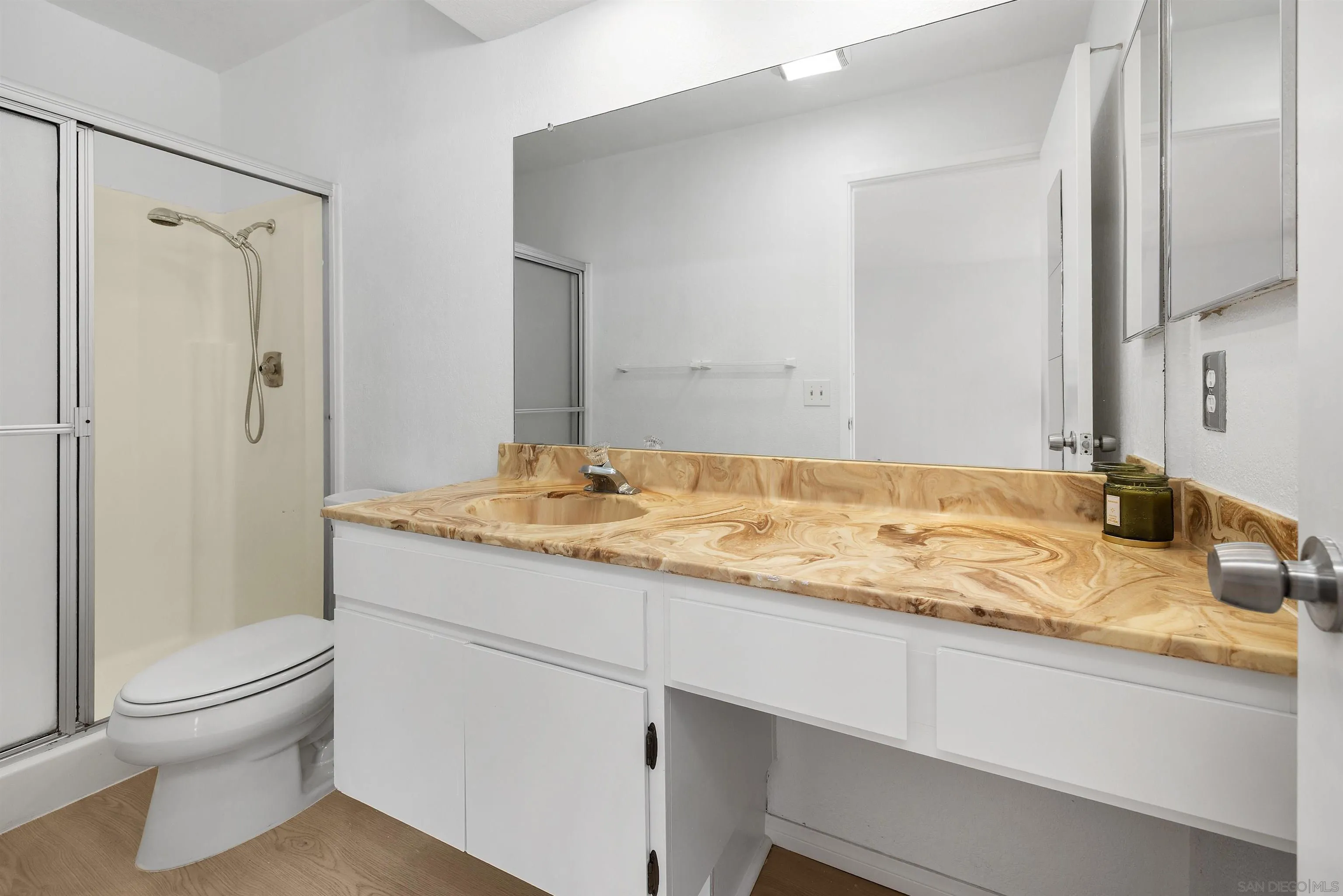 San Diego, California, 92123, United States, 3 Bedrooms Bedrooms, ,2 BathroomsBathrooms,Residential,For Sale,1897530