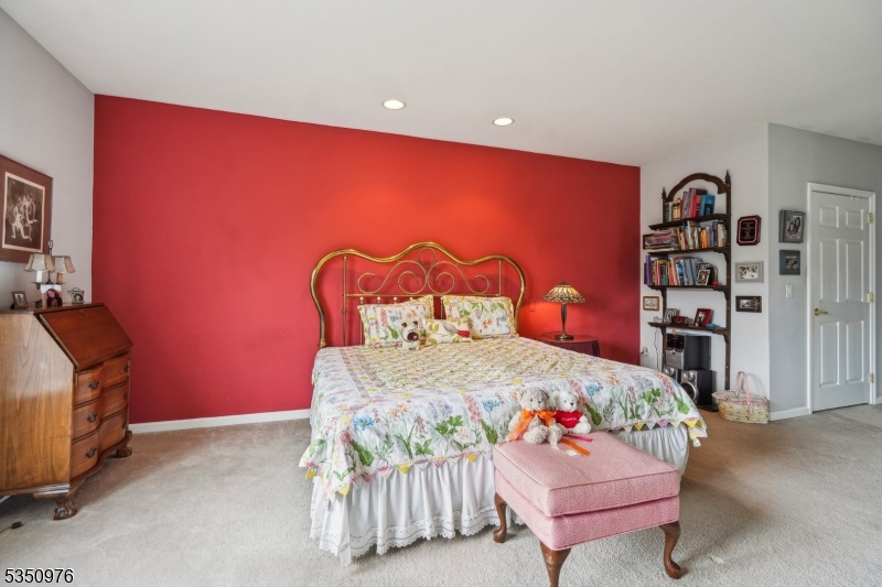Rockaway Twp., New Jersey, 07866, United States, 2 Bedrooms Bedrooms, ,2 BathroomsBathrooms,Residential,For Sale,1770221