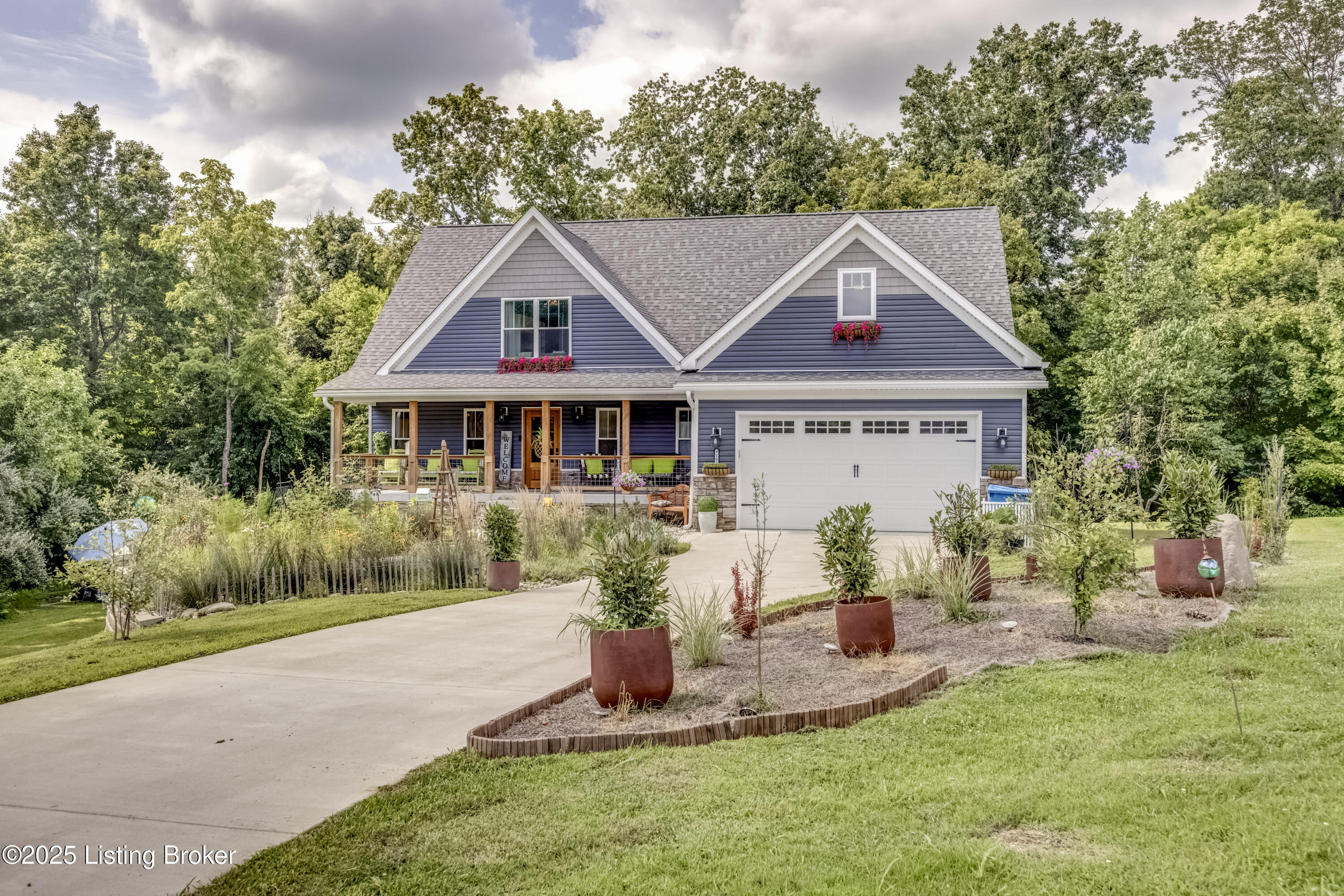 Crestwood, Kentucky, 40014, United States, 5 Bedrooms Bedrooms, ,4 BathroomsBathrooms,Residential,For Sale,1907085