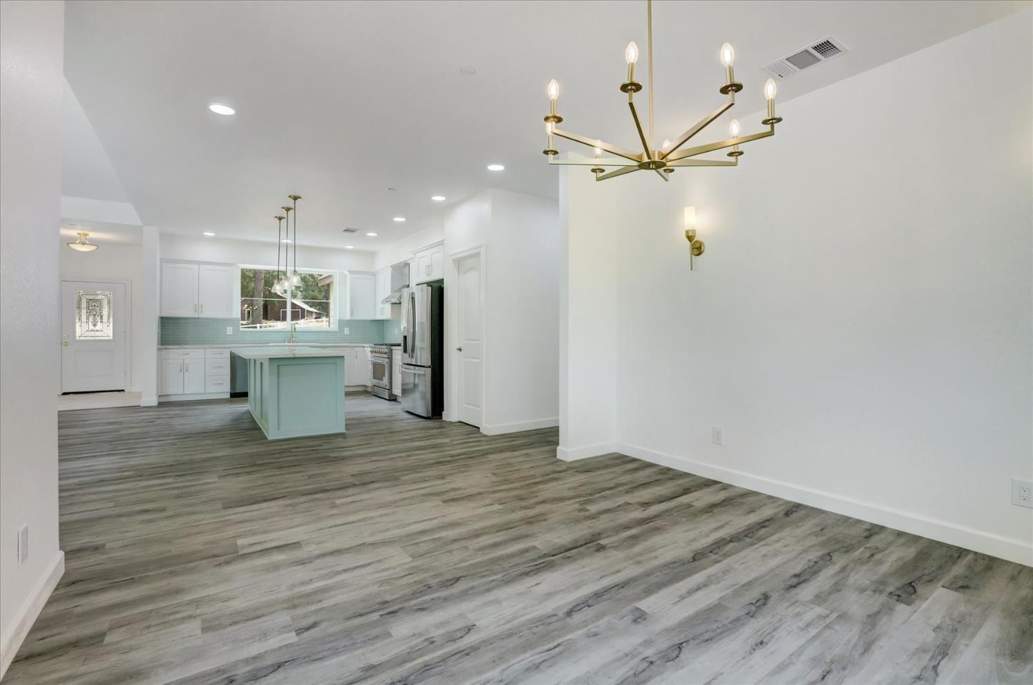 Grass Valley, California, 95949, United States, 4 Bedrooms Bedrooms, ,3 BathroomsBathrooms,Residential,For Sale,1905490