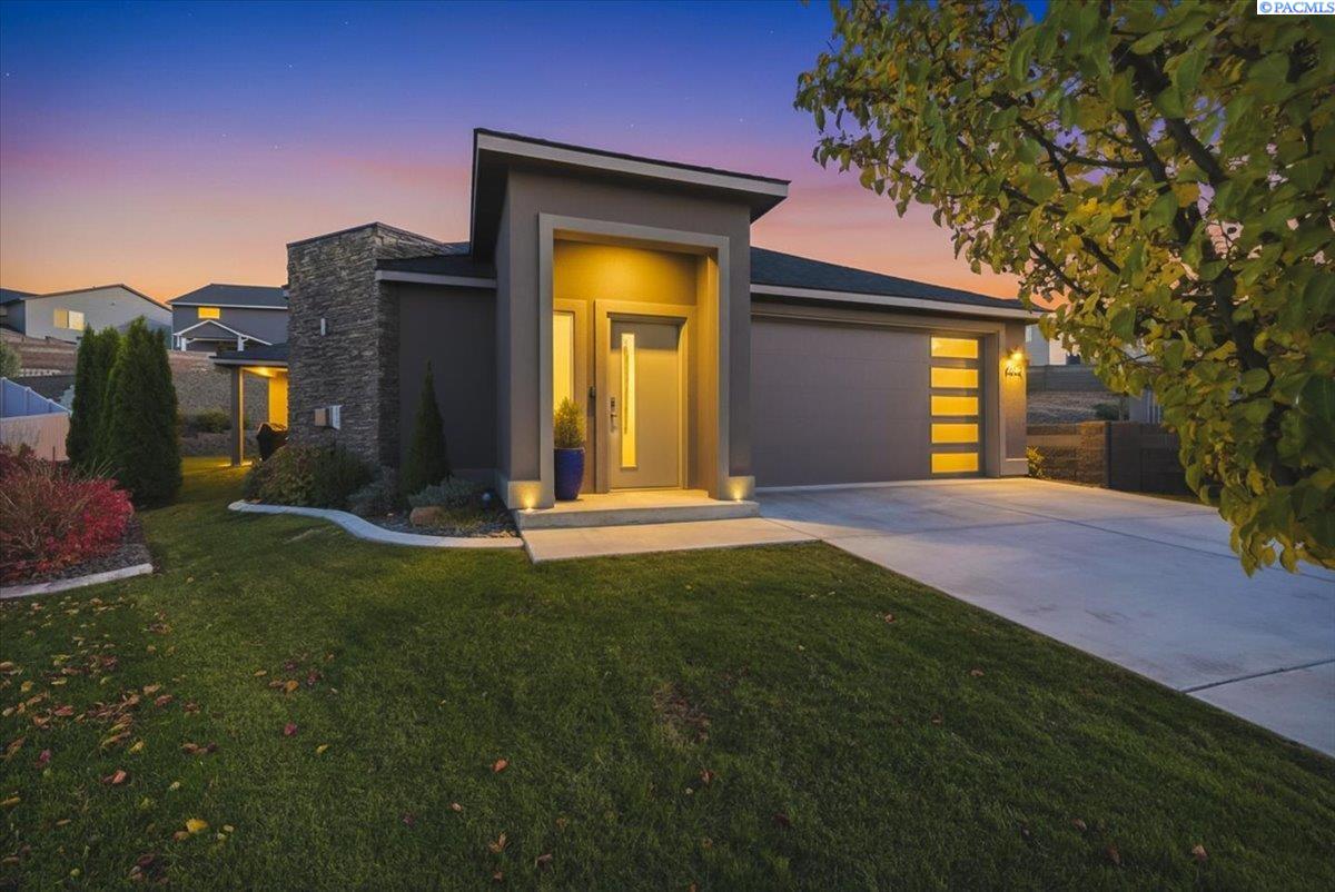 Richland, Washington, 99352, United States, 3 Bedrooms Bedrooms, ,2 BathroomsBathrooms,Residential,For Sale,1991630