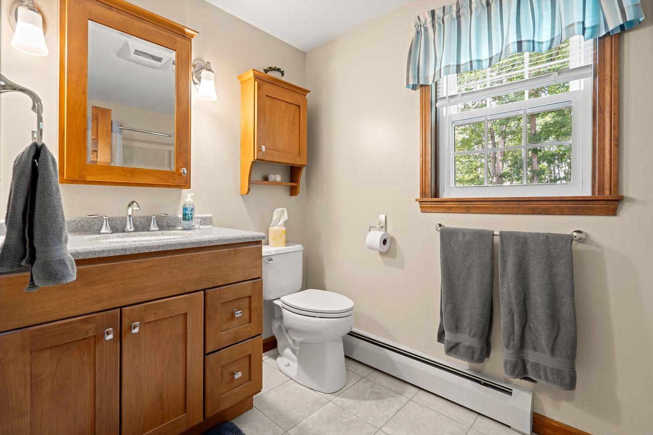 Hooksett, New Hampshire, 03106, United States, 3 Bedrooms Bedrooms, ,2 BathroomsBathrooms,Residential,For Sale,1897841
