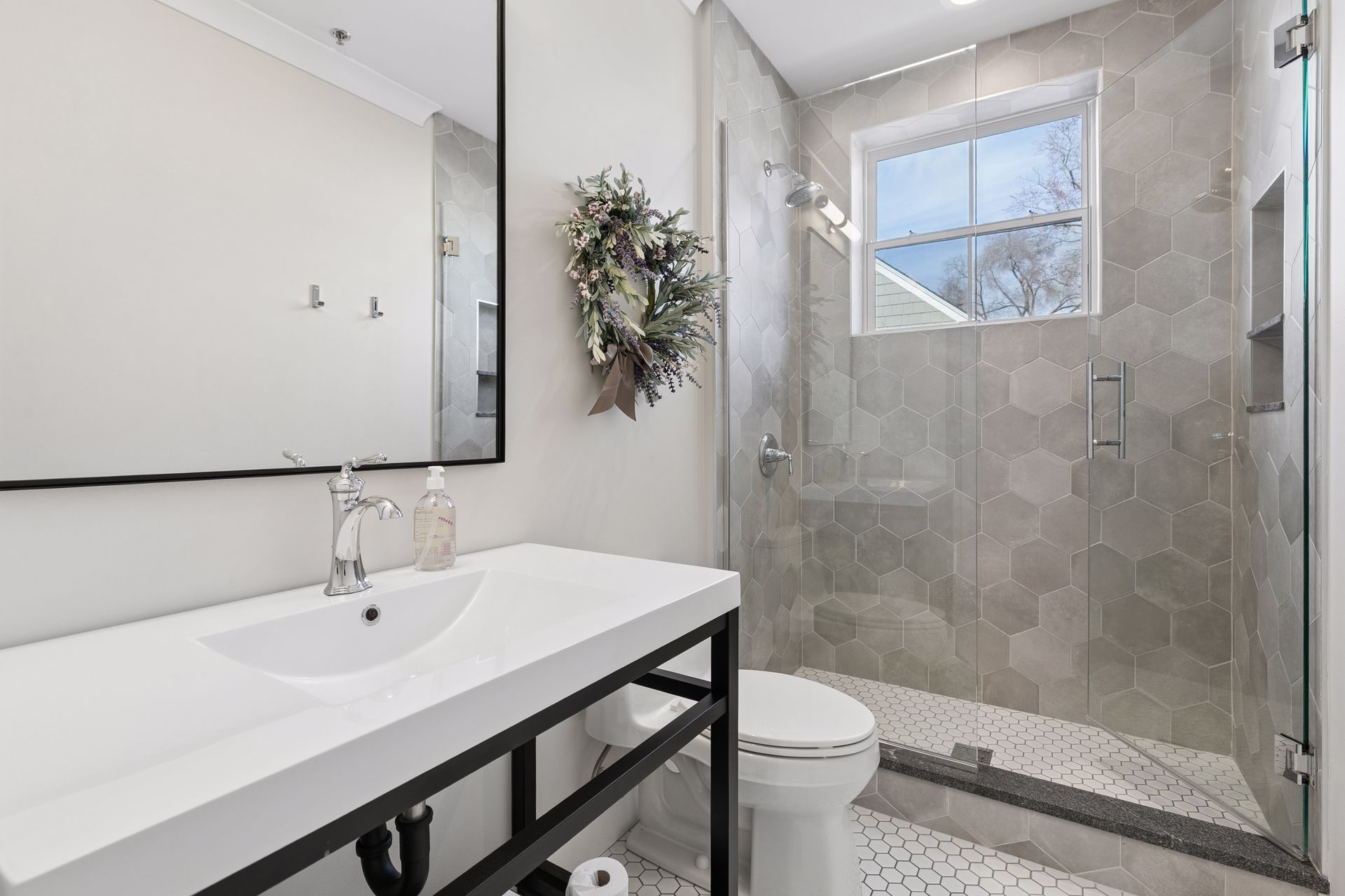  Gorgeous Light-Filled Condo in the Heart of Edina - 物件實景