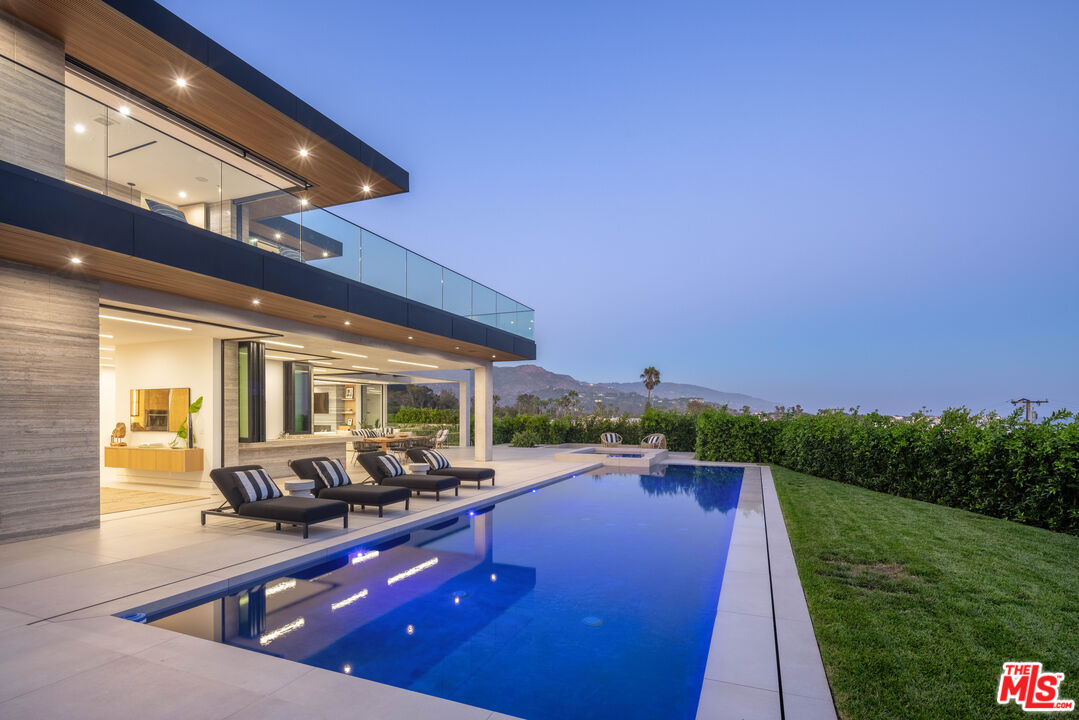 Malibu, California, 90265, United States, 5 Bedrooms Bedrooms, ,10 BathroomsBathrooms,Residential,For Sale,1707540