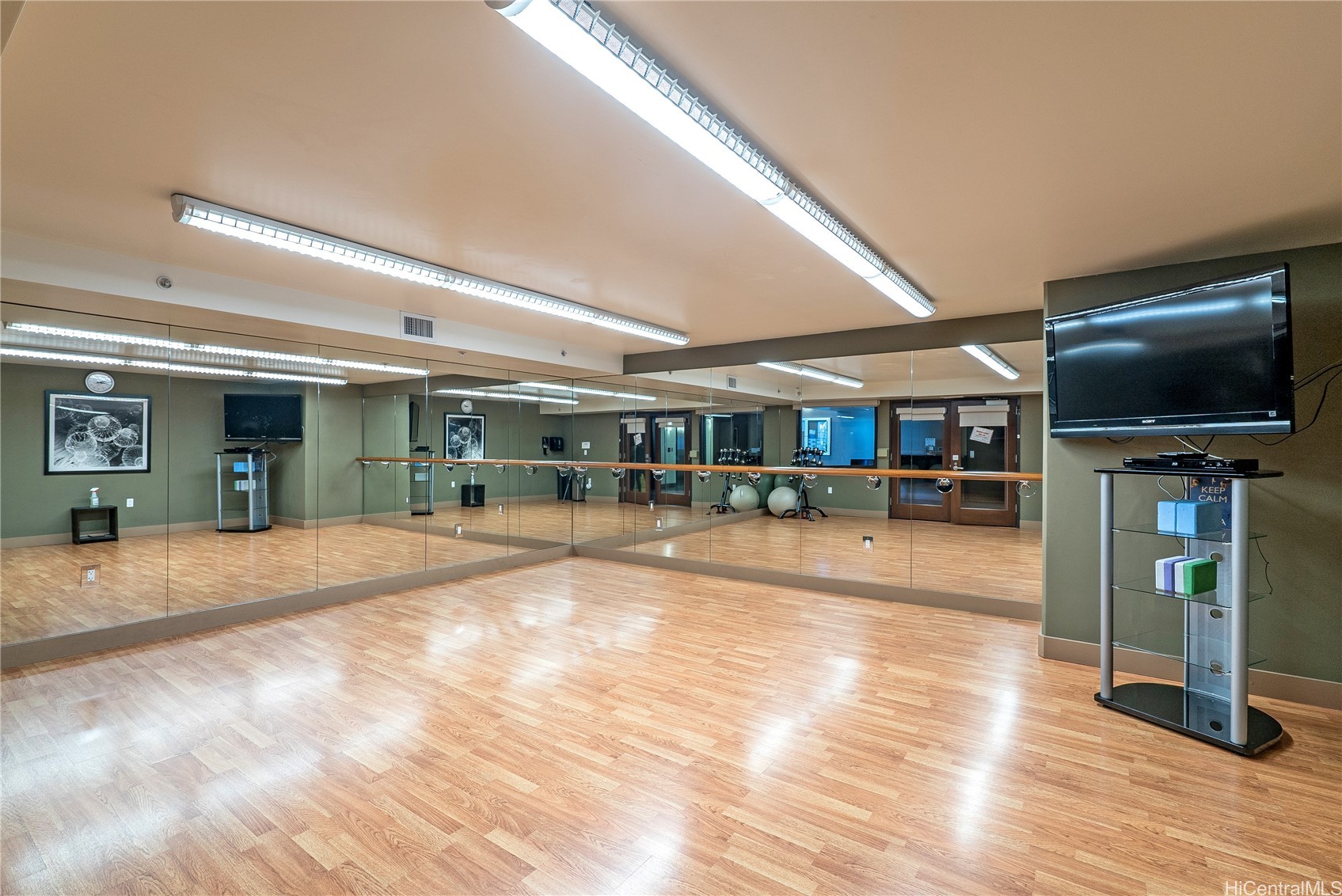 Honolulu, Hawaii, 96813, United States, 1 Bedroom Bedrooms, ,1 BathroomBathrooms,Residential,For Sale,1828131