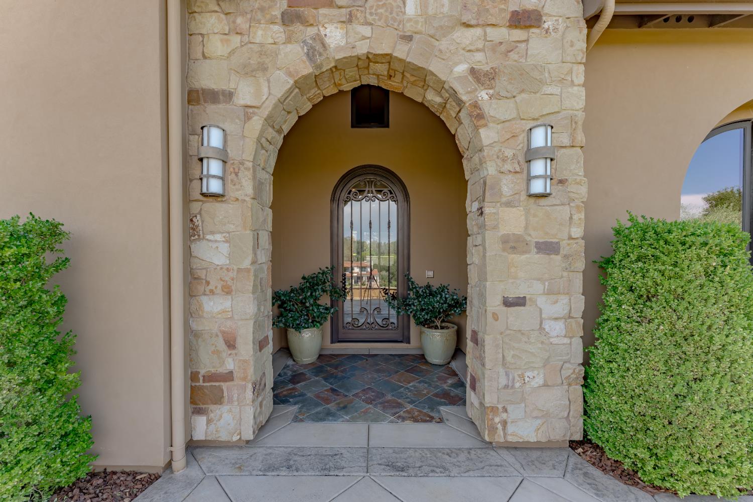 Loomis, California, 95650, United States, 4 Bedrooms Bedrooms, ,5 BathroomsBathrooms,Residential,For Sale,1939429