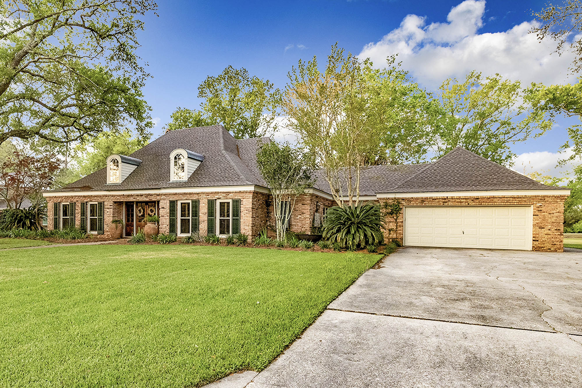 Houma, Louisiana, 70360, United States, 4 Bedrooms Bedrooms, ,3 BathroomsBathrooms,Residential,For Sale,1708944