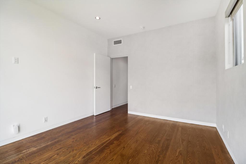 Venice, California, 90291, United States, 4 Bedrooms Bedrooms, ,4 BathroomsBathrooms,Residential,For Sale,1843493