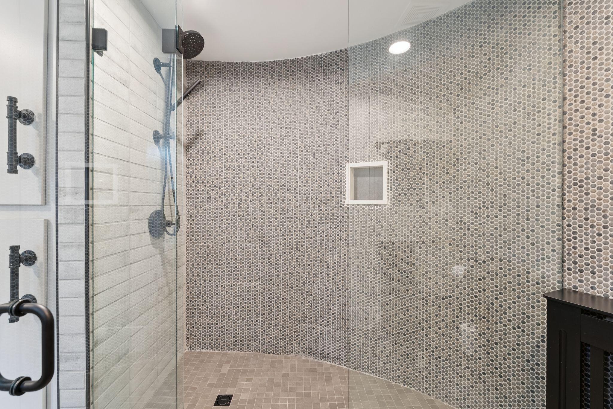 Falmouth, Maine, 04105, United States, 3 Bedrooms Bedrooms, ,4 BathroomsBathrooms,Residential,For Sale,1975511