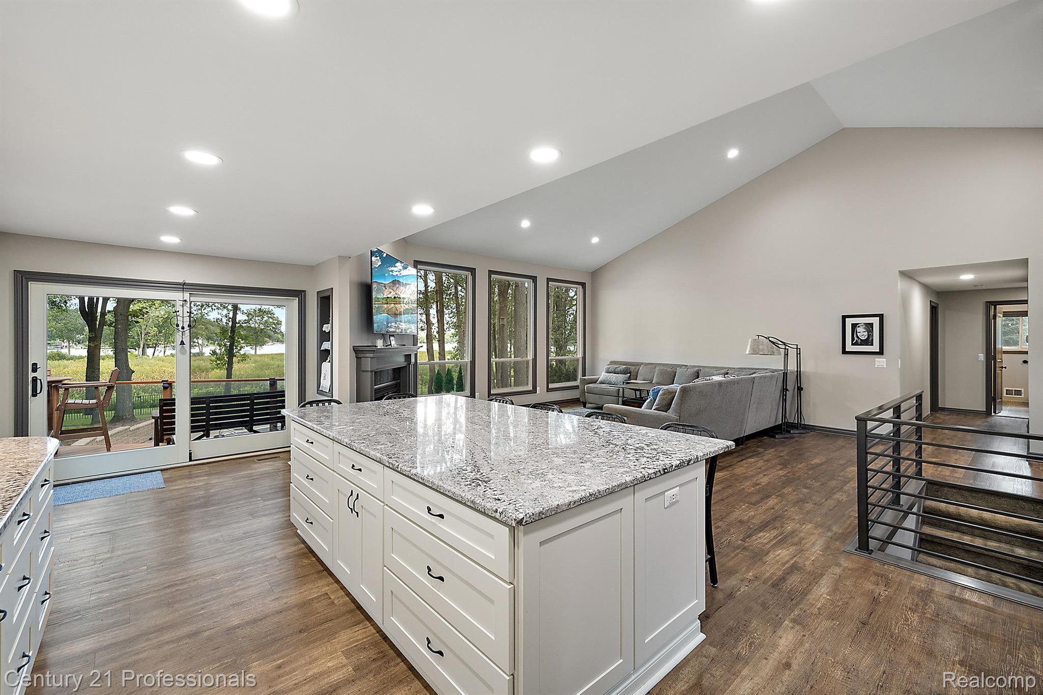 Davisburg, Michigan, 48350, United States, 5 Bedrooms Bedrooms, ,4 BathroomsBathrooms,Residential,For Sale,1978362