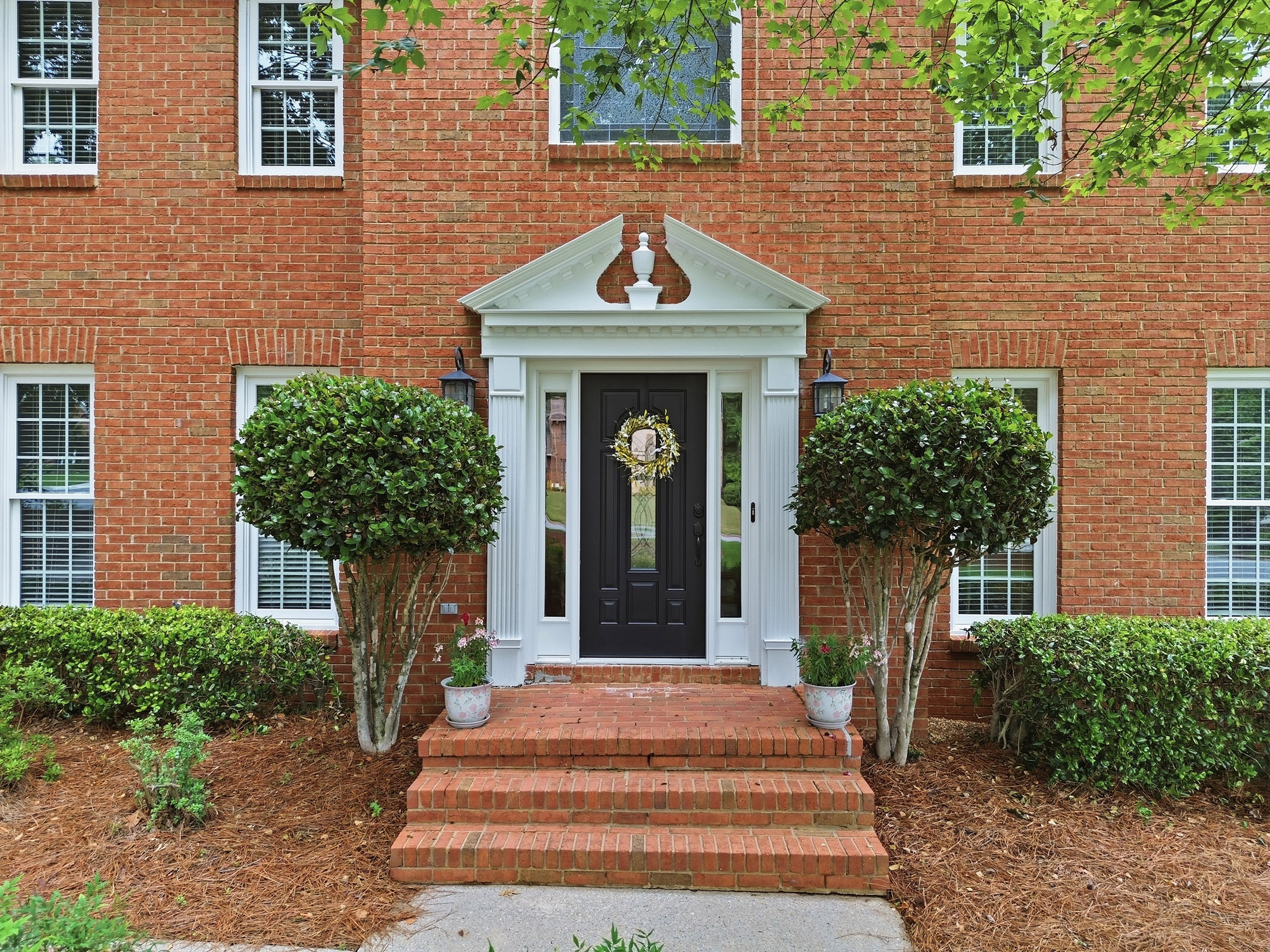  Tucked Into a Cul-de-Sac in Johns Creek’s Sought-After Glastonberry Neighborhood - 物件實景