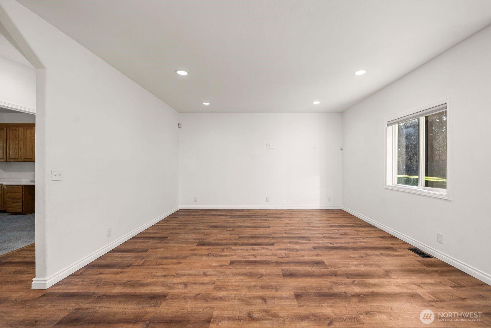 EATONVILLE, Washington, 98328, United States, 4 Bedrooms Bedrooms, ,3 BathroomsBathrooms,Residential,For Sale,1997124