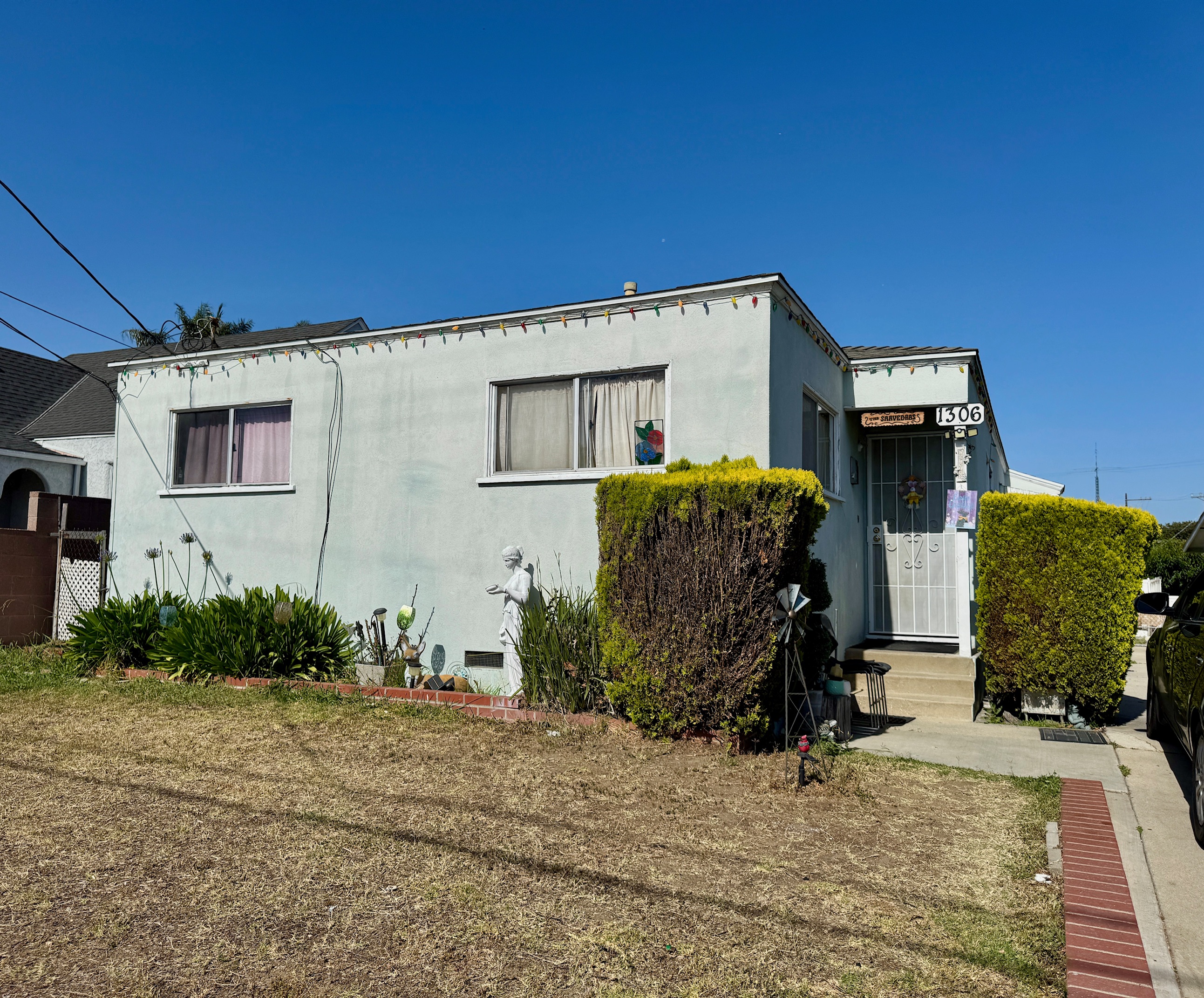 Wilmington, California, 90744, United States, 4 Bedrooms Bedrooms, ,2 BathroomsBathrooms,Residential,For Sale,1921795