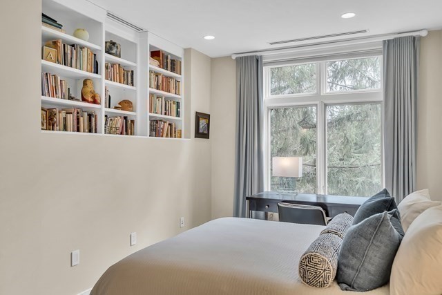 Brookline, Massachusetts, 02445, United States, 3 Bedrooms Bedrooms, ,4 BathroomsBathrooms,Residential,For Sale,1745754