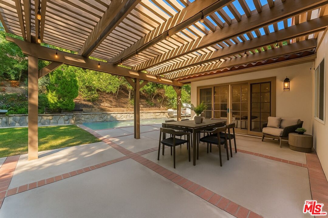 Porter Ranch, California, 91326, United States, 4 Bedrooms Bedrooms, ,2 BathroomsBathrooms,Residential,For Sale,1989197