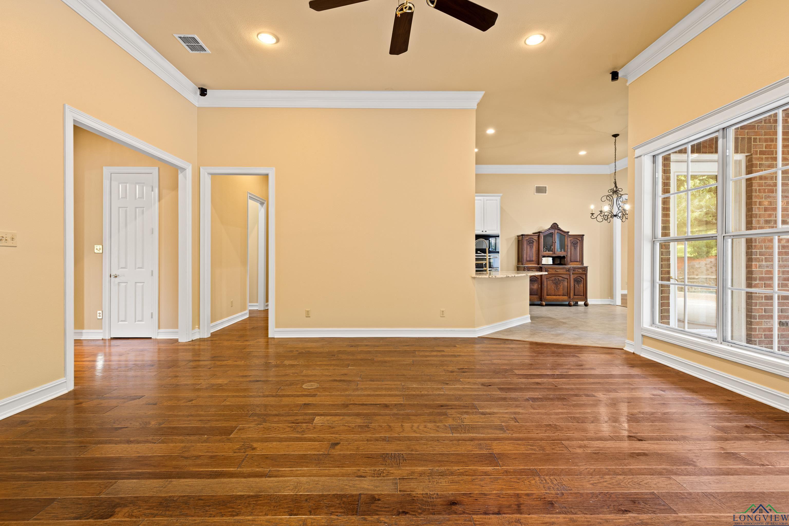 Longview, Texas, 75605, United States, 4 Bedrooms Bedrooms, ,6 BathroomsBathrooms,Residential,For Sale,1907778