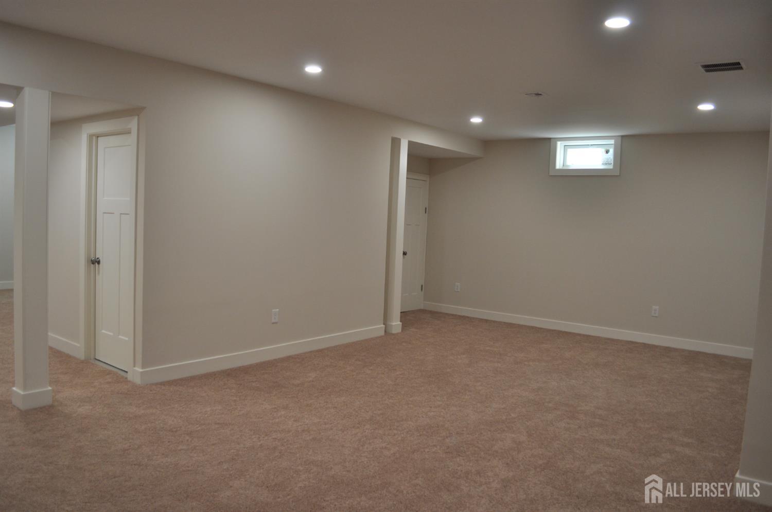 Woodbridge, New Jersey, 07095, United States, 4 Bedrooms Bedrooms, ,4 BathroomsBathrooms,Residential,For Sale,1920305