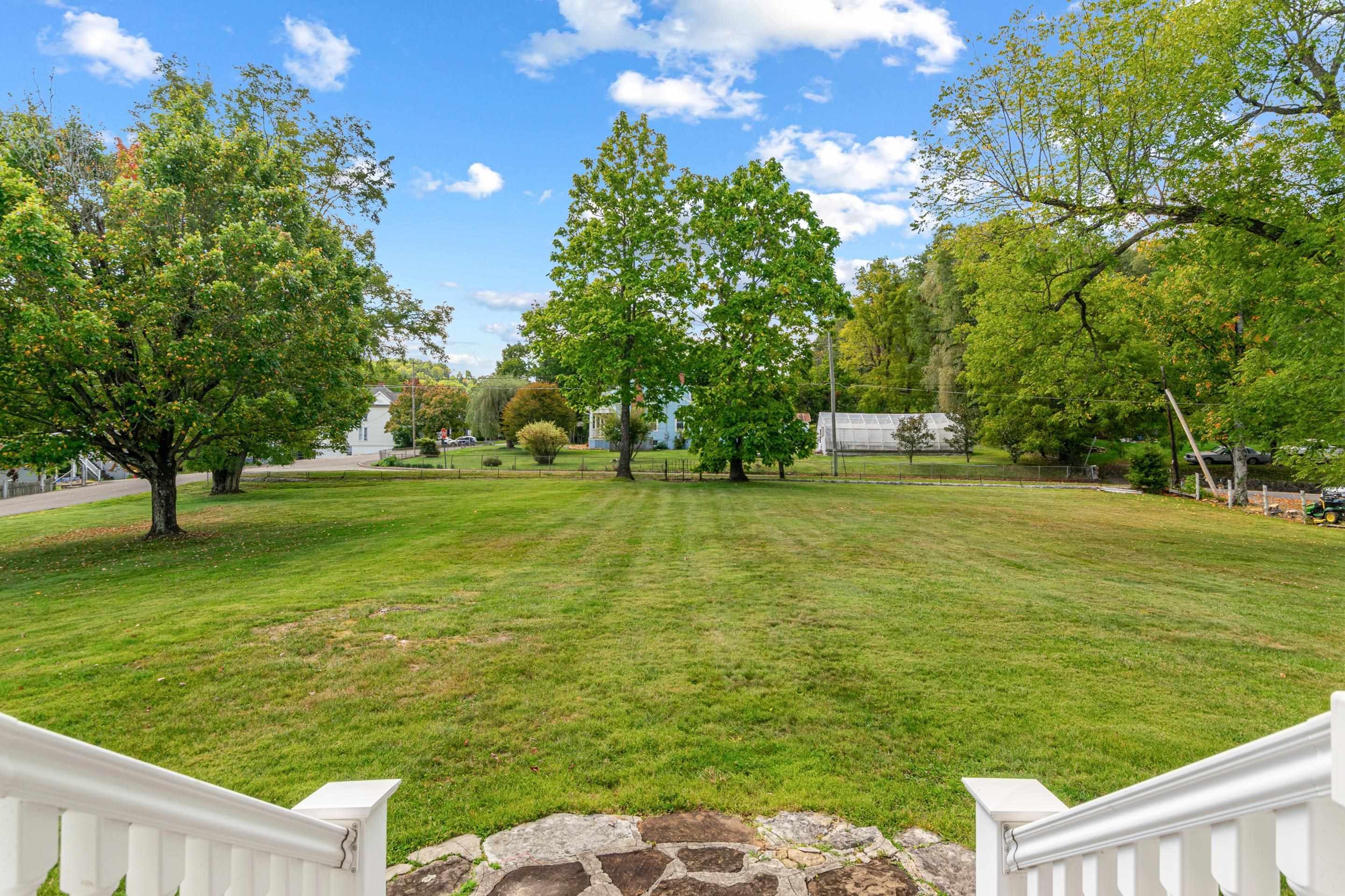 Tazewell, Virginia, 24651, United States, 6 Bedrooms Bedrooms, ,4 BathroomsBathrooms,Residential,For Sale,1905937
