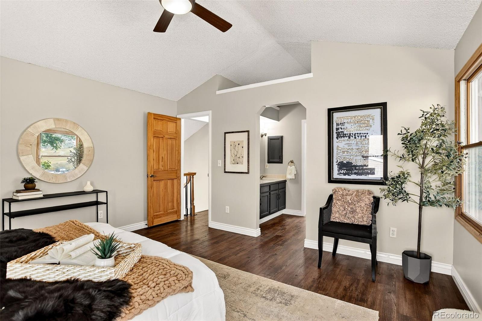 Littleton, Colorado, 80127, United States, 4 Bedrooms Bedrooms, ,2 BathroomsBathrooms,Residential,For Sale,2003001