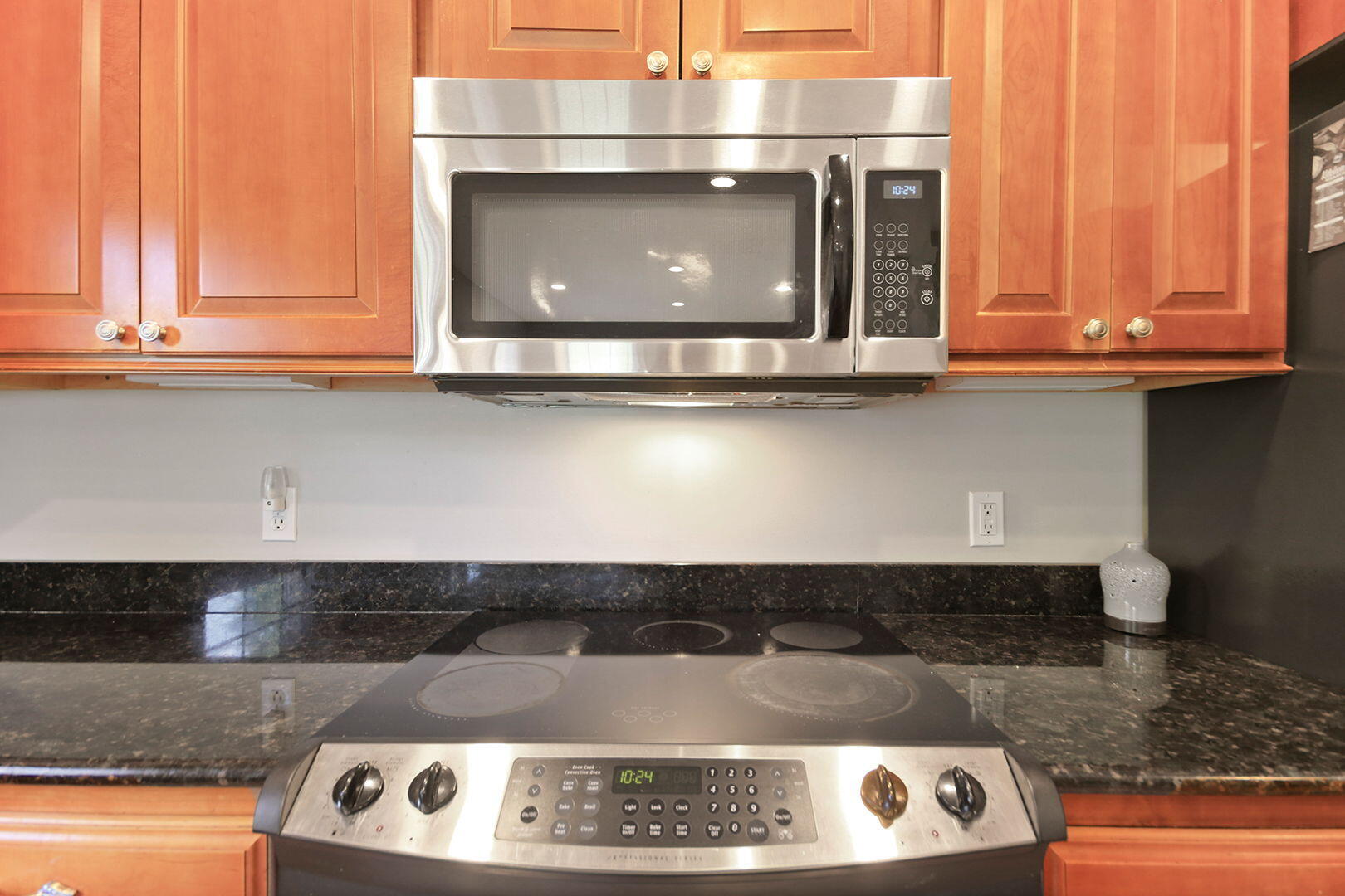 COLUMBIA, Missouri, 65203, United States, 5 Bedrooms Bedrooms, ,4 BathroomsBathrooms,Residential,For Sale,1983136