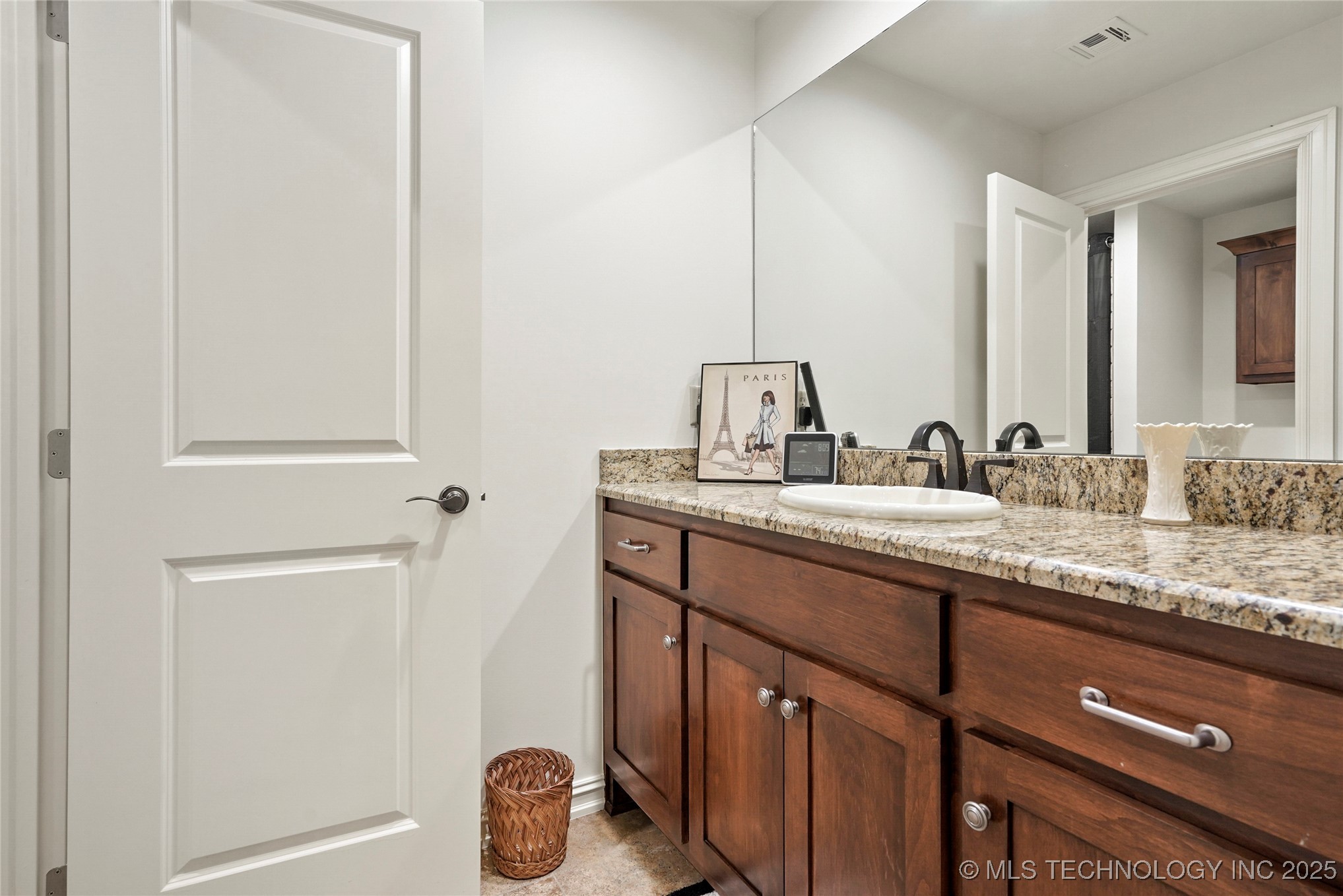 Broken Arrow, Oklahoma, 74011, United States, 5 Bedrooms Bedrooms, ,5 BathroomsBathrooms,Residential,For Sale,1793326