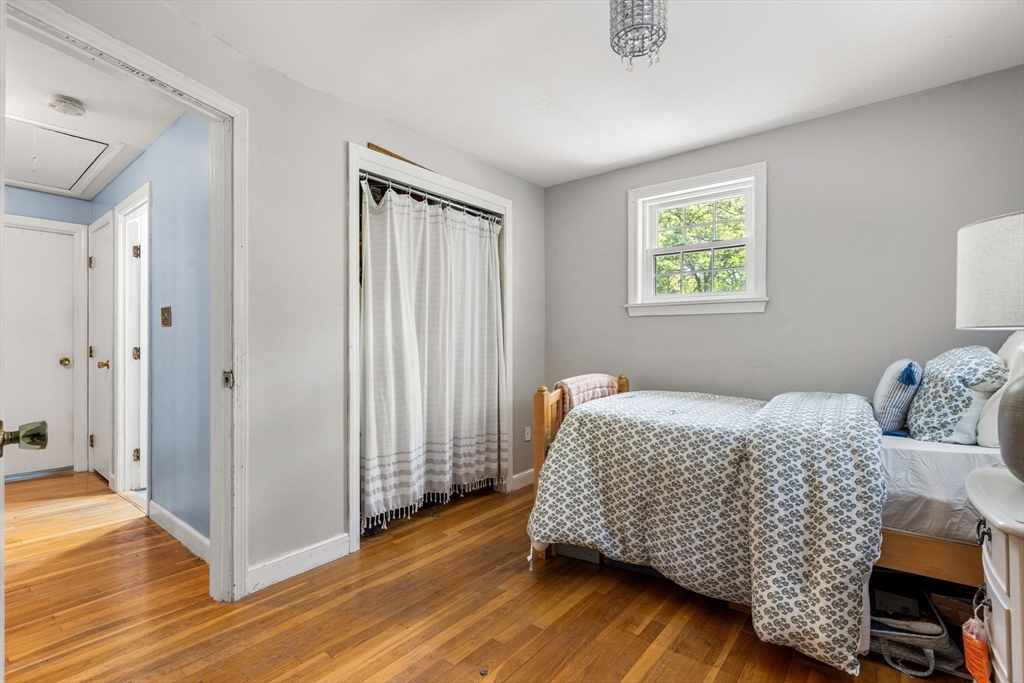 Lowell, Massachusetts, 01852, United States, 5 Bedrooms Bedrooms, ,4 BathroomsBathrooms,Residential,For Sale,1874290