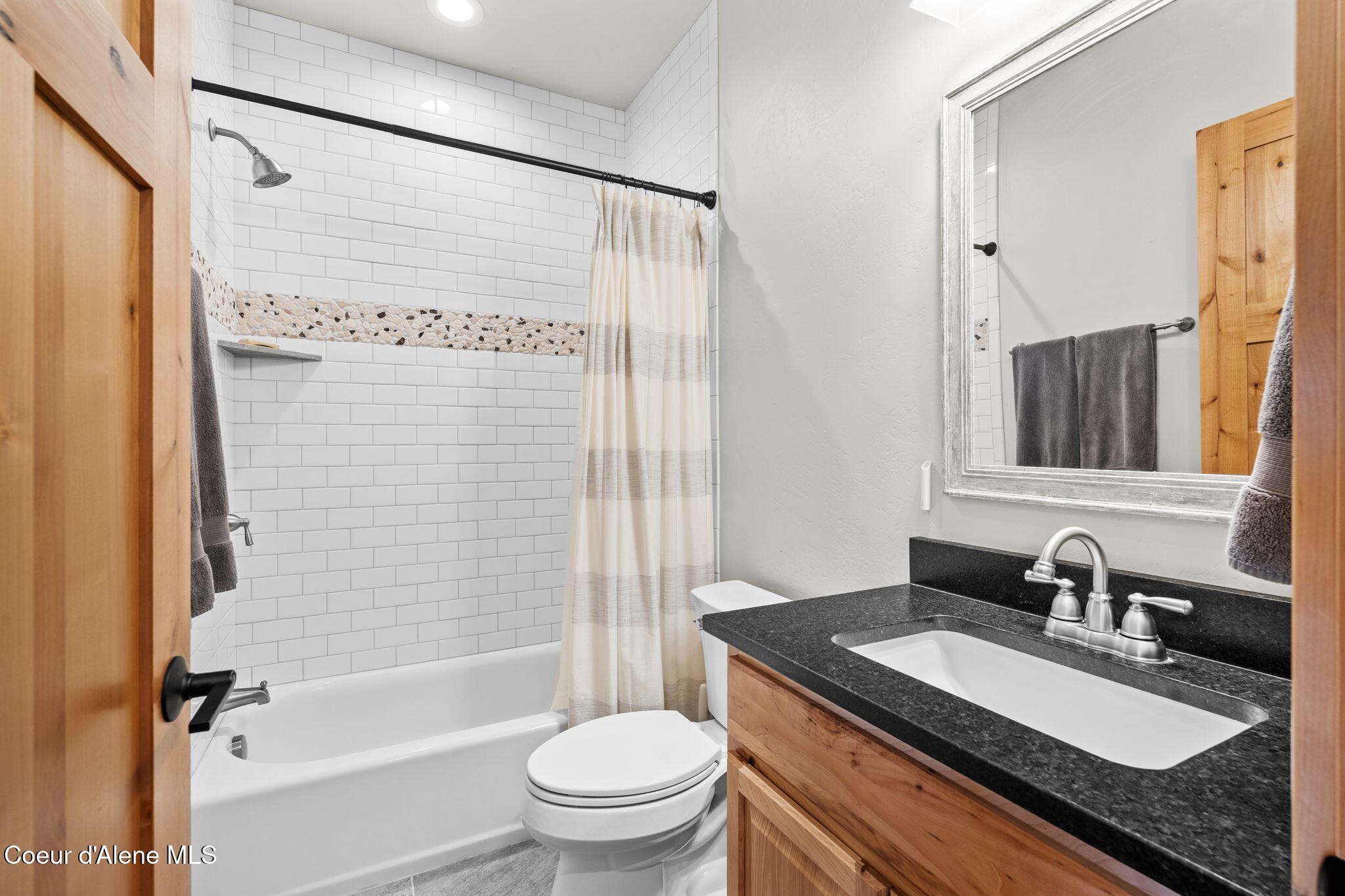 Sandpoint, Idaho, 83864, United States, 3 Bedrooms Bedrooms, ,3 BathroomsBathrooms,Residential,For Sale,1894320