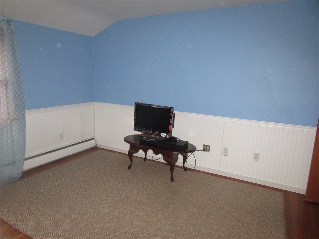 Attleboro, Massachusetts, 02703, United States, 4 Bedrooms Bedrooms, ,4 BathroomsBathrooms,Residential,For Sale,1974370