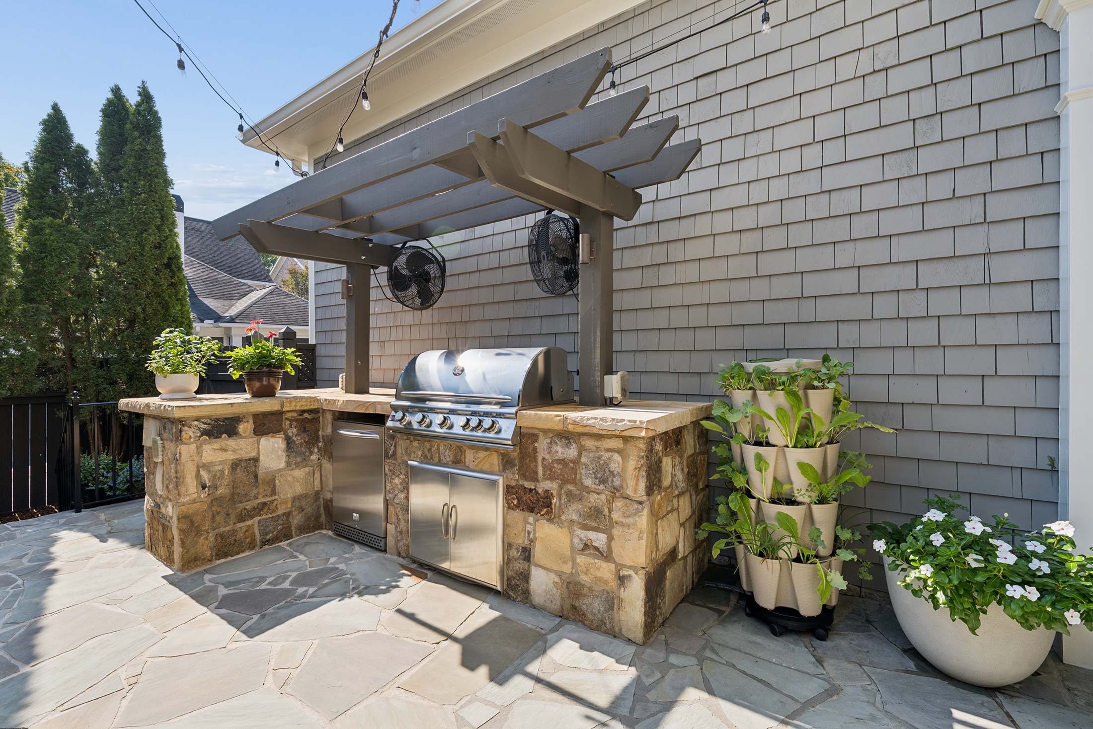  Timeless Coastal Charm, Comfortable Living, and Outstanding Outdoor Entertaining - 物件實景