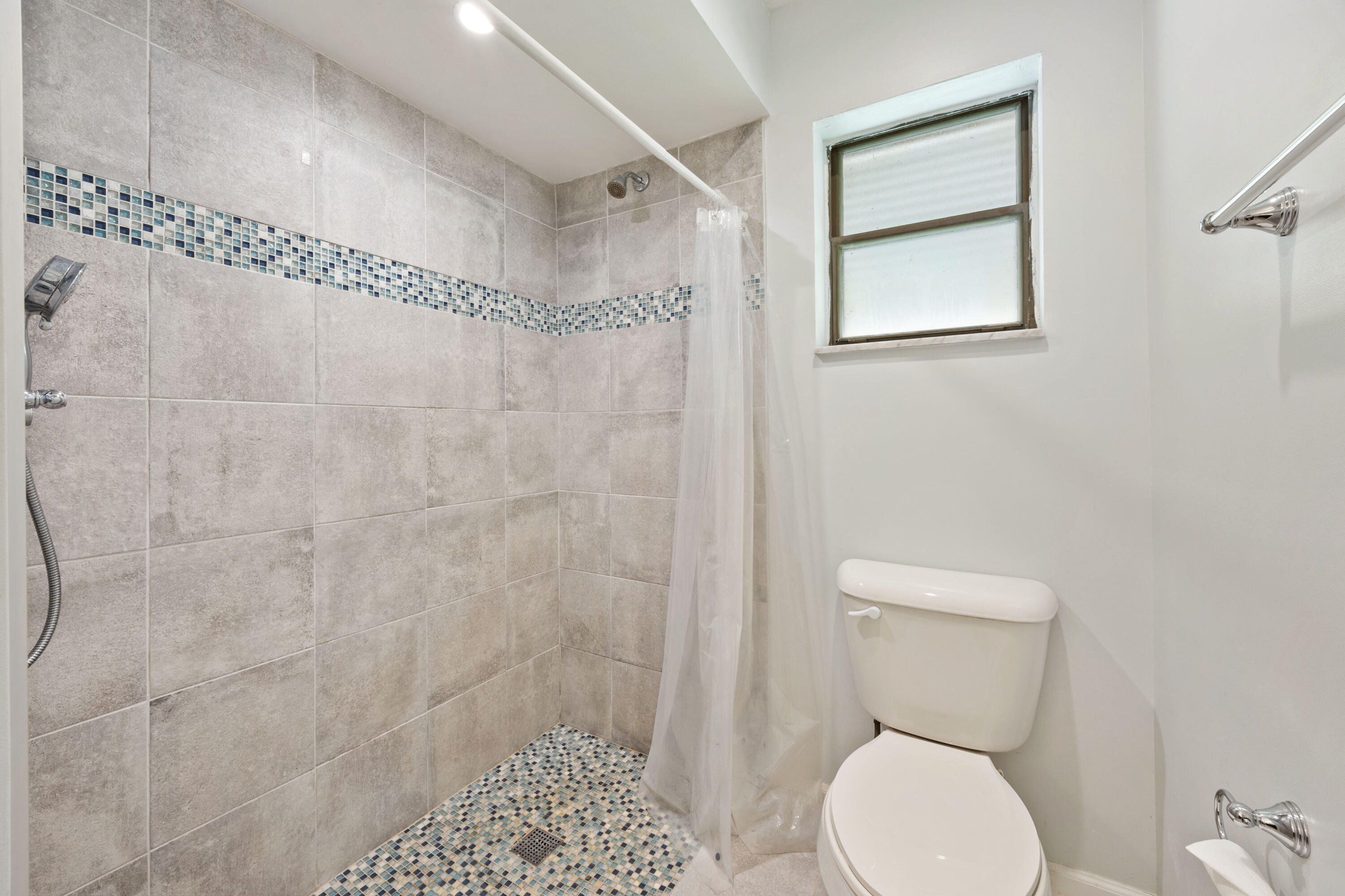 Lake Worth, Florida, 33462, United States, 3 Bedrooms Bedrooms, ,2 BathroomsBathrooms,Residential,For Sale,1966496