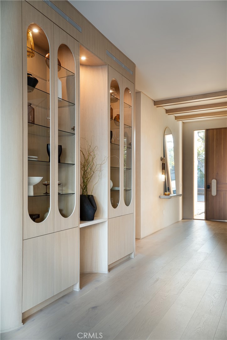 Sherman Oaks, California, 91423, United States, 6 Bedrooms Bedrooms, ,7 BathroomsBathrooms,Residential,For Sale,1990929