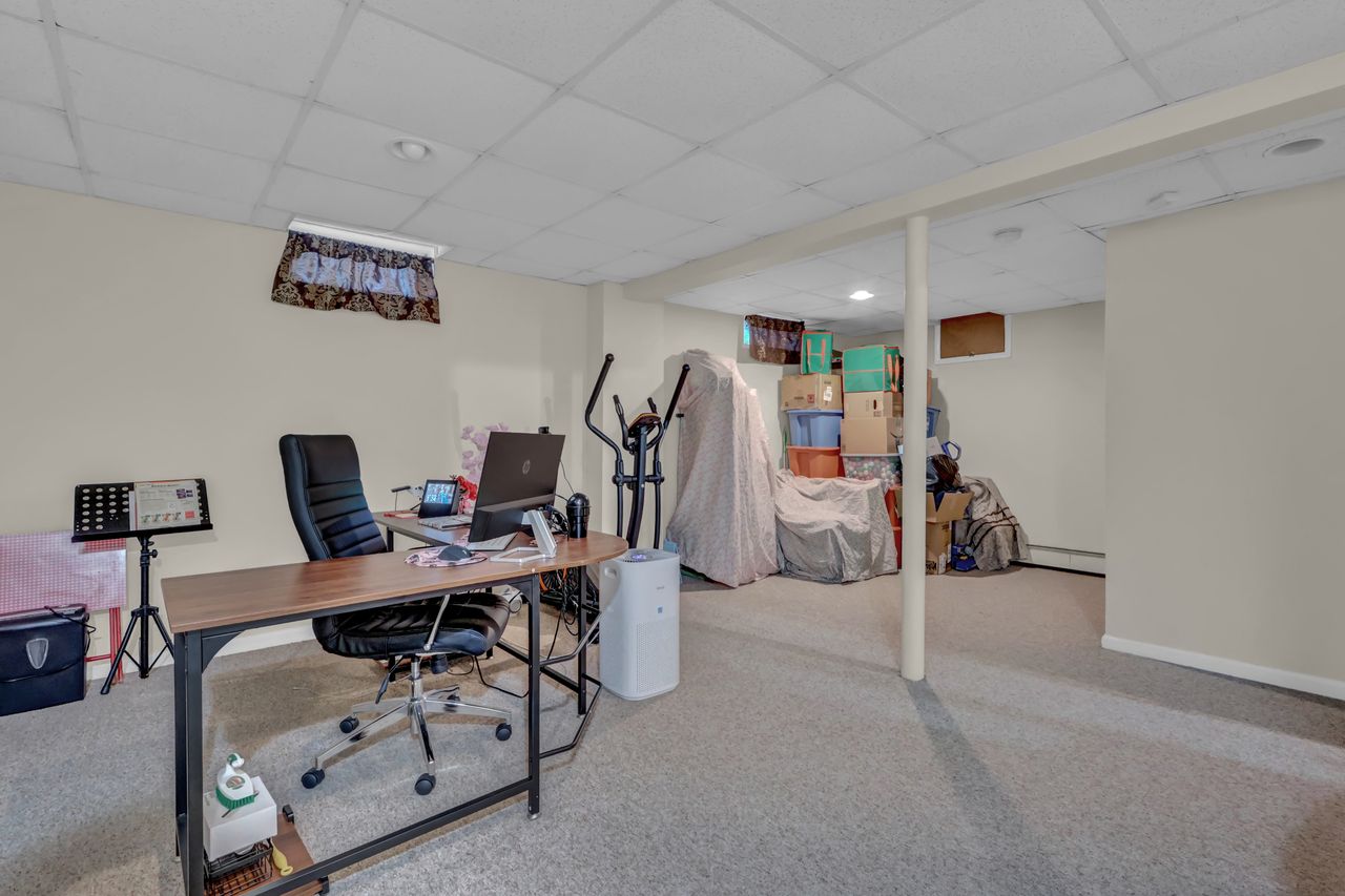 Eastport, New York, 11941, United States, 3 Bedrooms Bedrooms, ,3 BathroomsBathrooms,Residential,For Sale,2008841