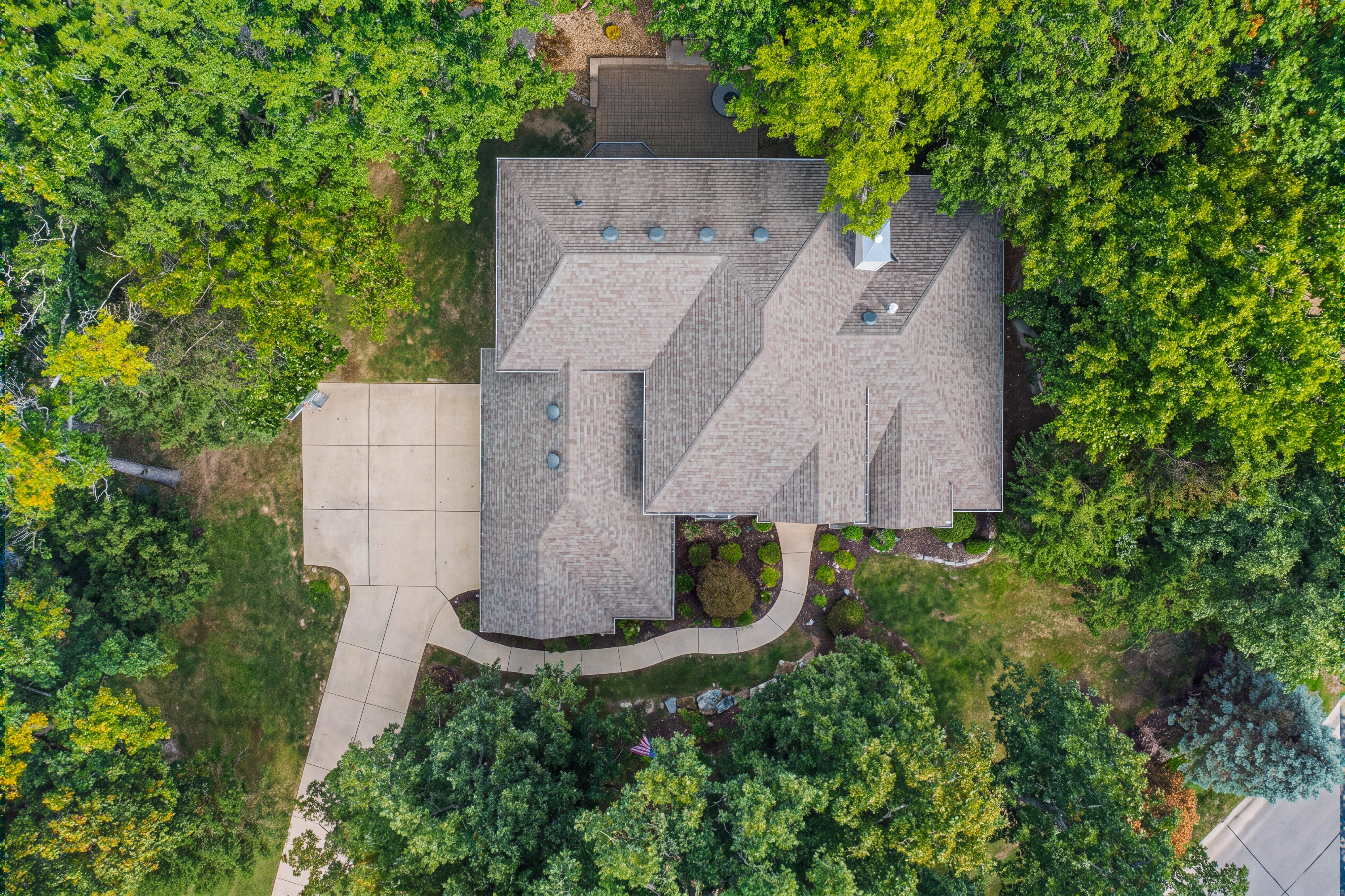  Experience resort-style living in this stunning 1.5-story home - 物件實景
