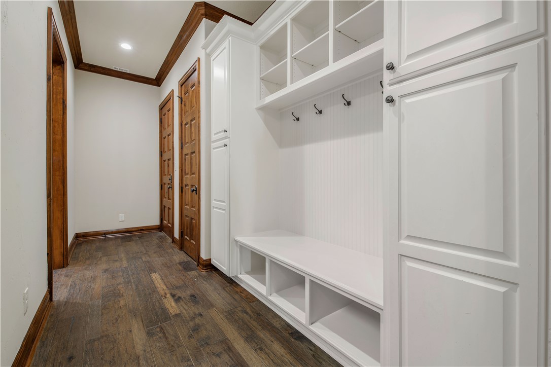 Bryan, Texas, 77802, United States, 4 Bedrooms Bedrooms, ,6 BathroomsBathrooms,Residential,For Sale,1986071