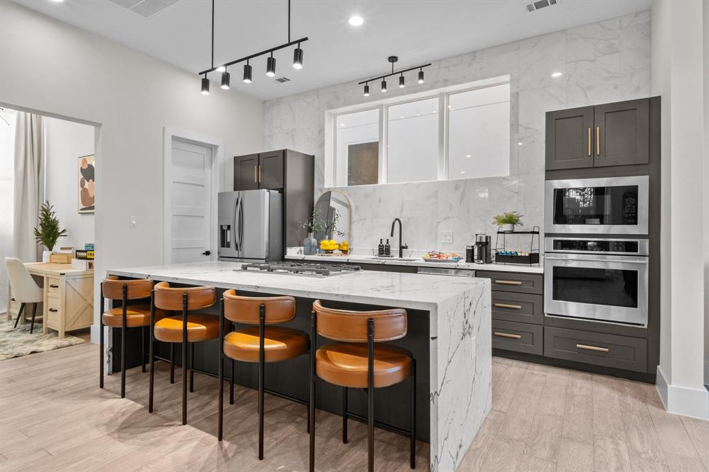Houston, Texas, 77007, United States, 3 Bedrooms Bedrooms, ,4 BathroomsBathrooms,Residential,For Sale,1723446