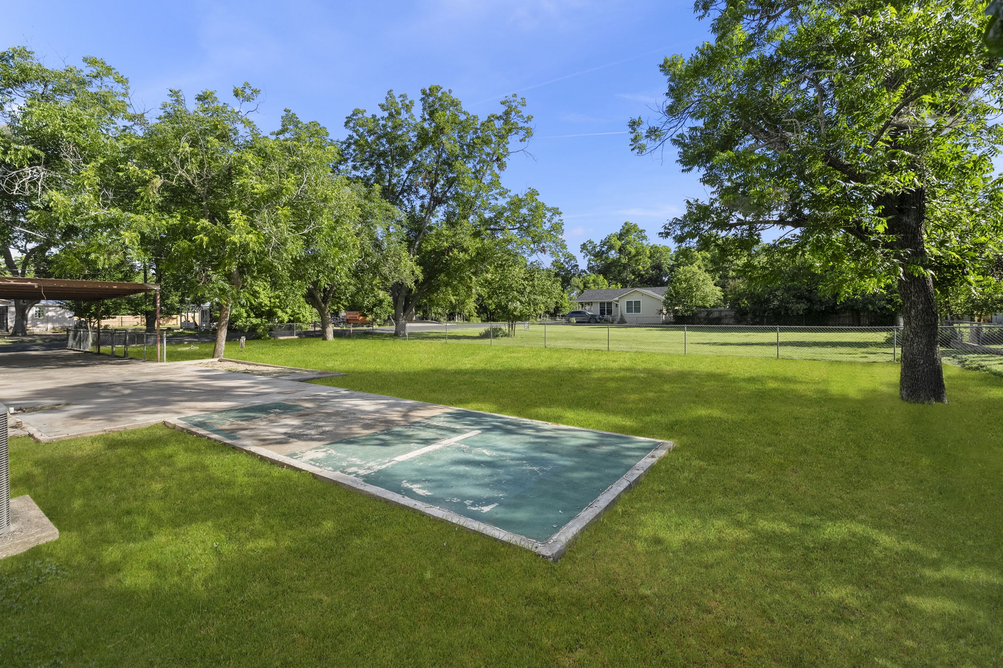  501 West Creek Street, Fredericksburg, TX 78624 - 物件實景