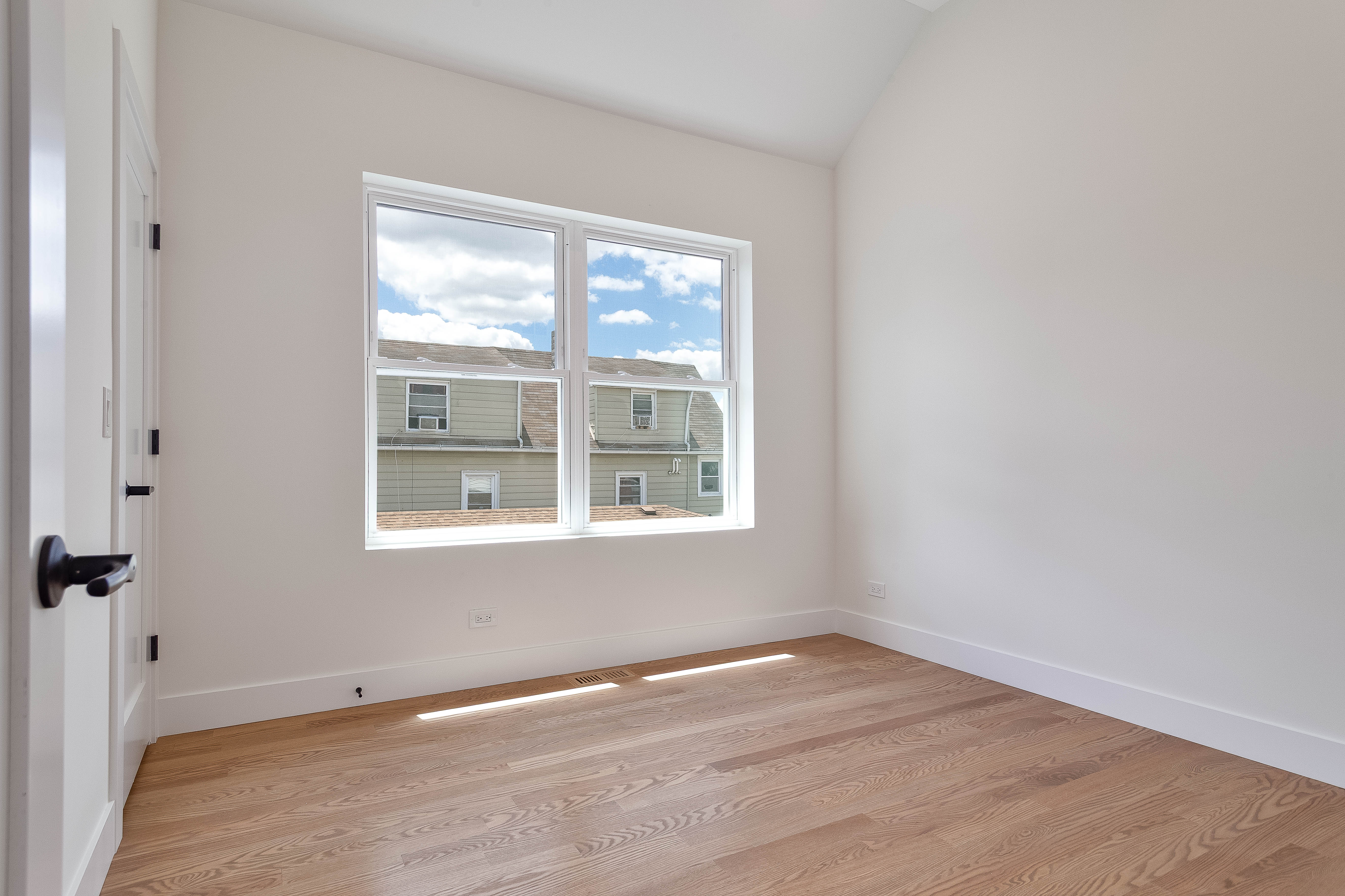 Impeccable 4 Bedroom, 3.1 Bath New Construction Single-family Home - 物件實景