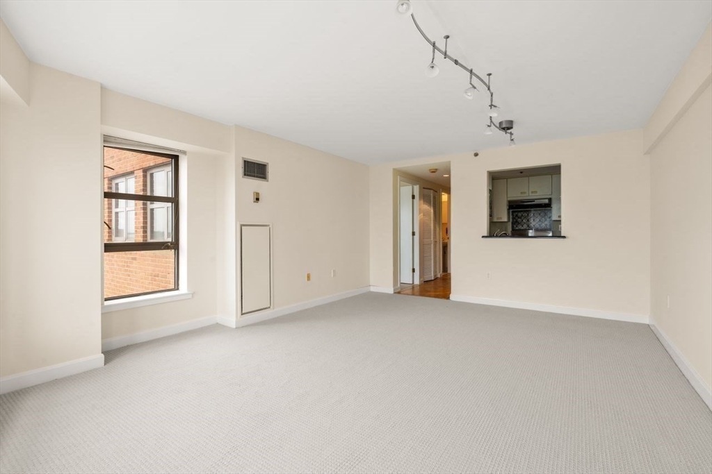 Cambridge, Massachusetts, 02139, United States, 1 Bedroom Bedrooms, ,2 BathroomsBathrooms,Residential,For Sale,1866549