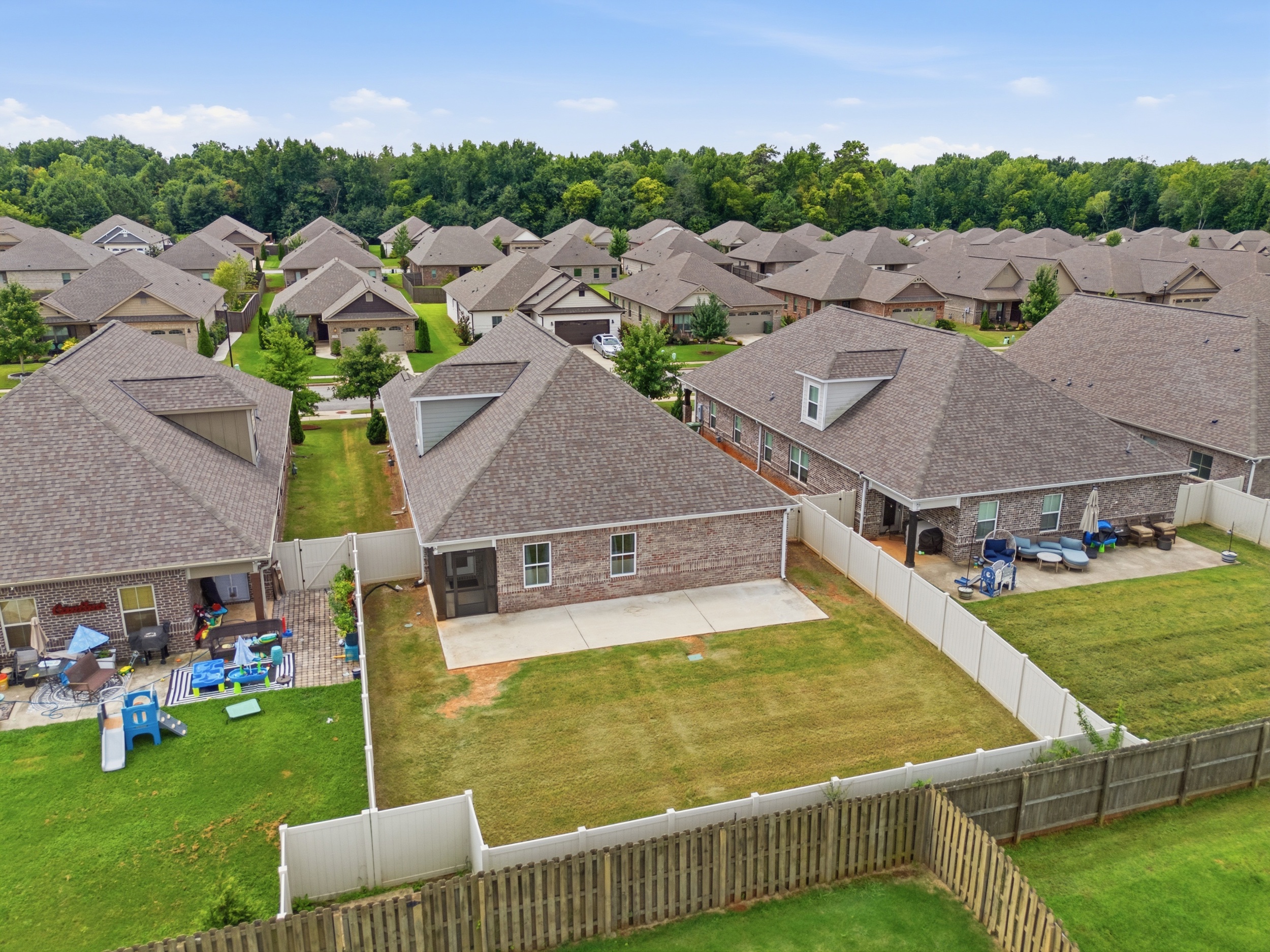  15543 Ironcrest Drive - 物件實景