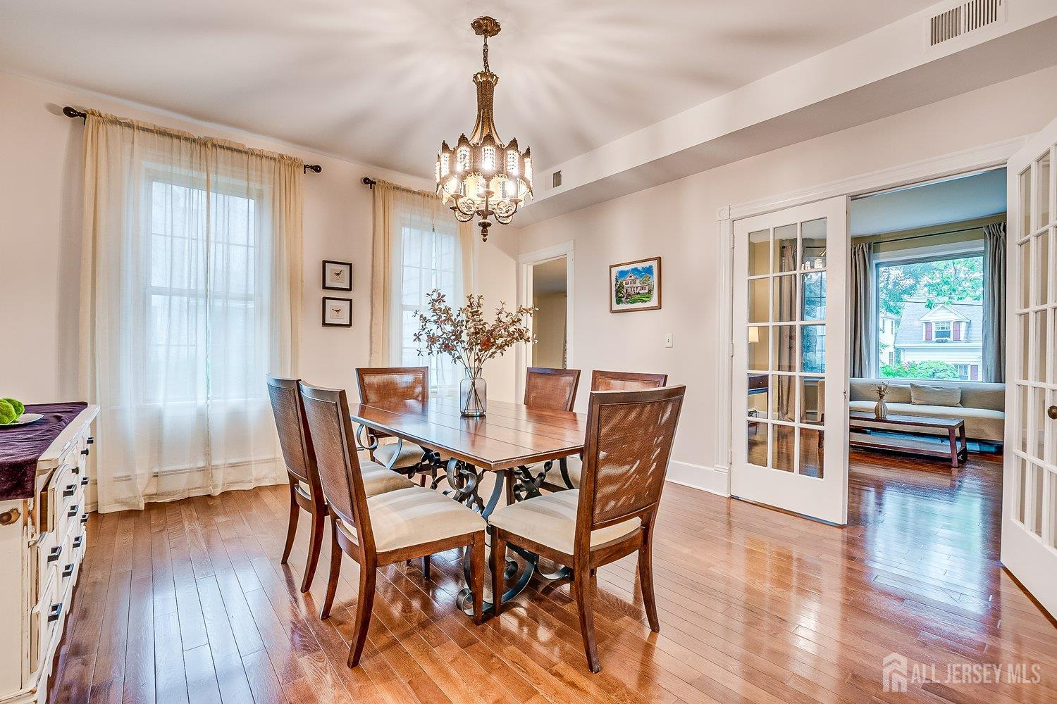 Metuchen, New Jersey, 08840, United States, 5 Bedrooms Bedrooms, ,3 BathroomsBathrooms,Residential,For Sale,1903678