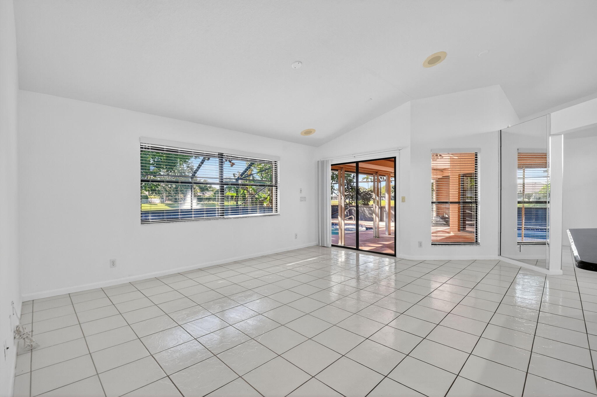 Royal Palm Beach, Florida, 33411, United States, 3 Bedrooms Bedrooms, ,2 BathroomsBathrooms,Residential,For Sale,1992913