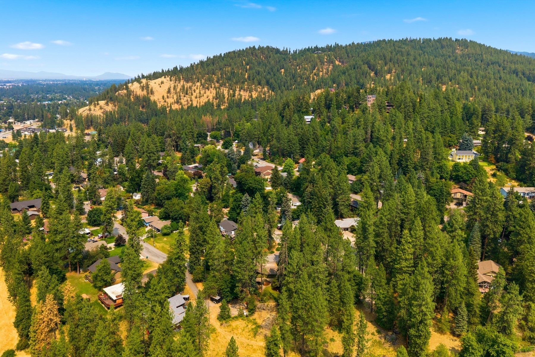  1023 N Crestline Dr - 物件實景