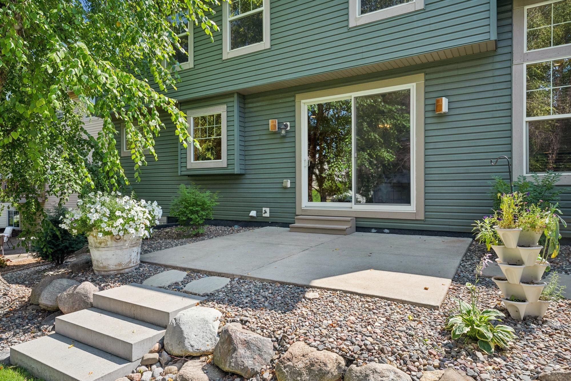 Woodbury, Minnesota, 55129, United States, 5 Bedrooms Bedrooms, ,3 BathroomsBathrooms,Residential,For Sale,1917665