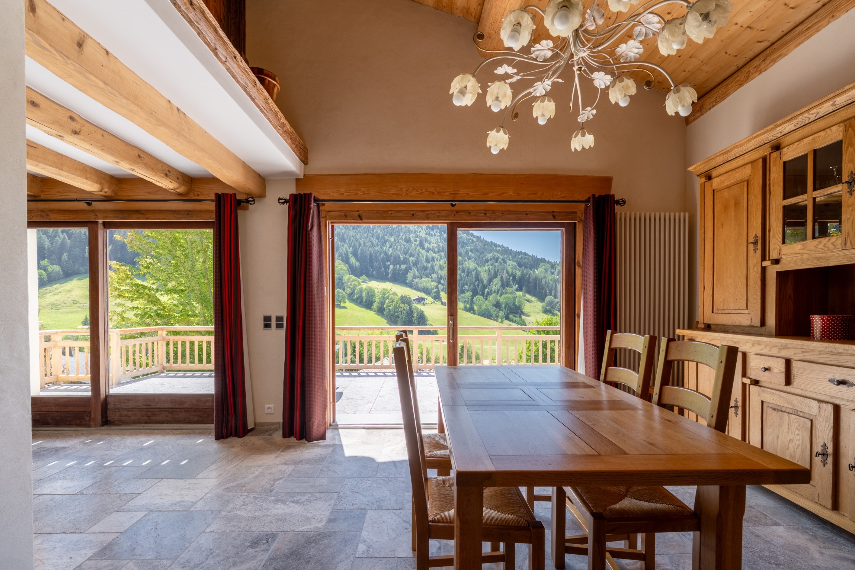  EXCEPTIONAL CHALET – NEAR THE SKI SLOPES – VIEW OF THE ARAVIS MOUNTAIN RANGE - 物件實景