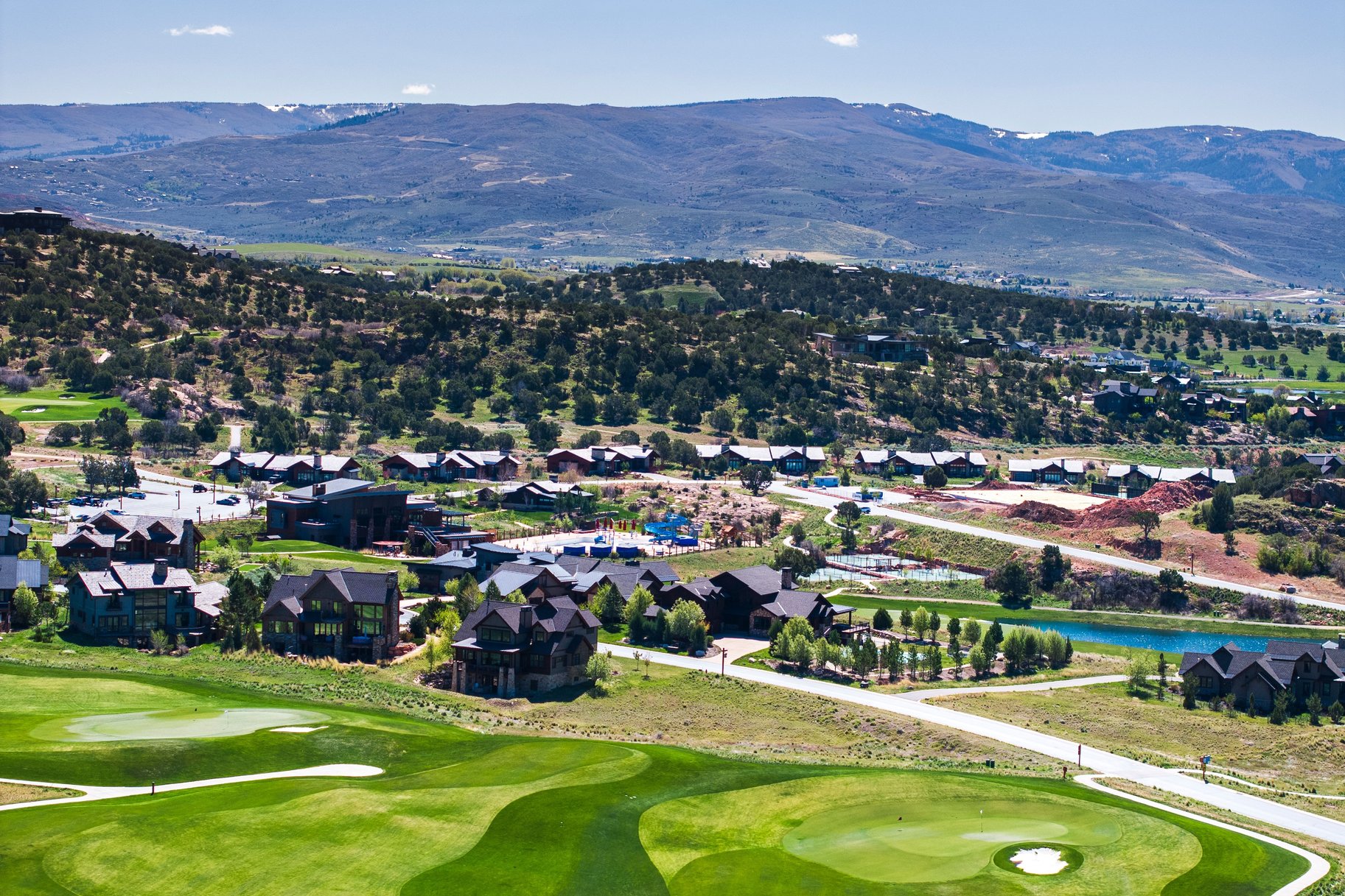  Golf Course Living with Membership Opportunity - 物件實景