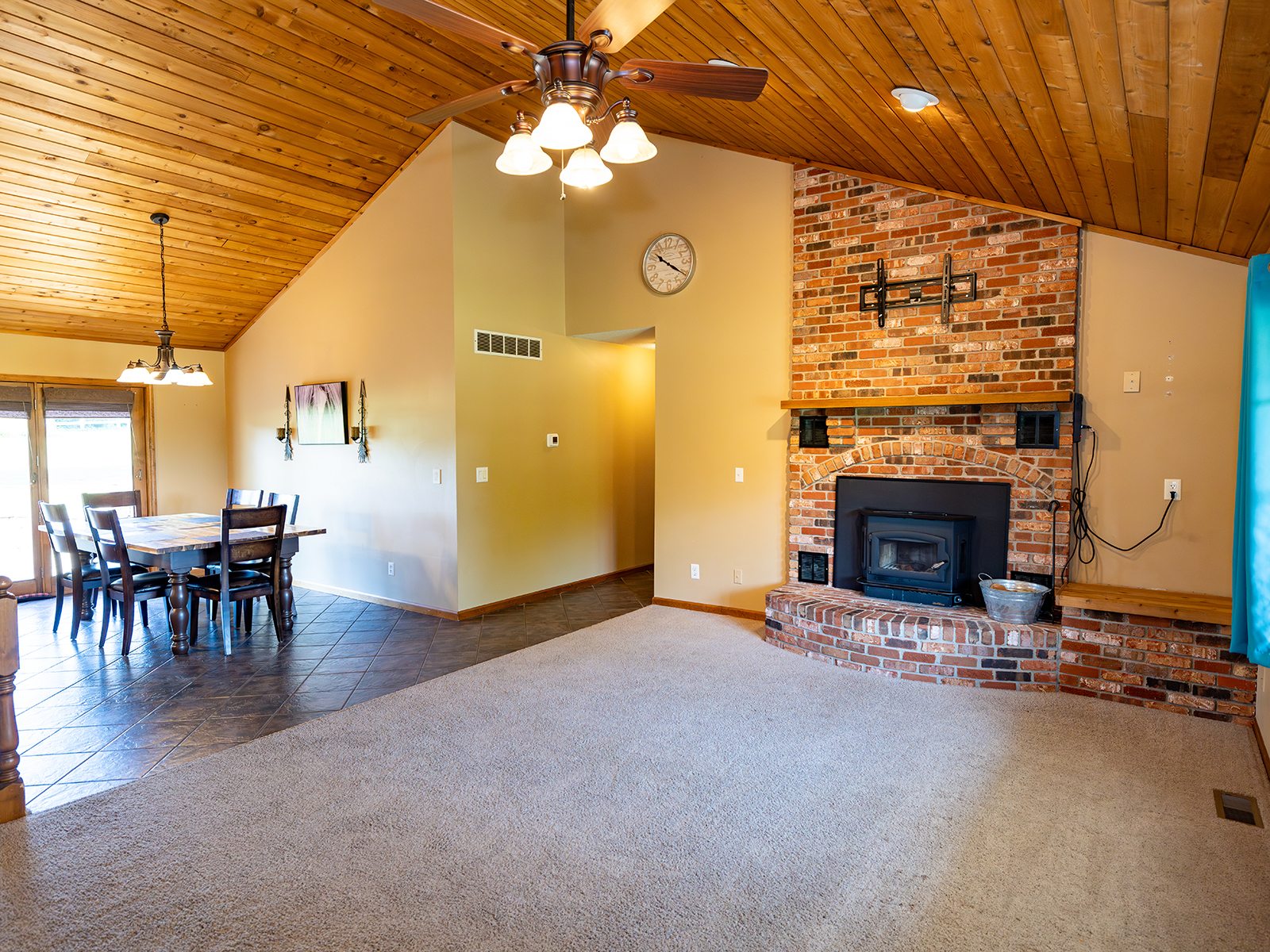 New London, Missouri, 63459, United States, 3 Bedrooms Bedrooms, ,2 BathroomsBathrooms,Residential,For Sale,1942717