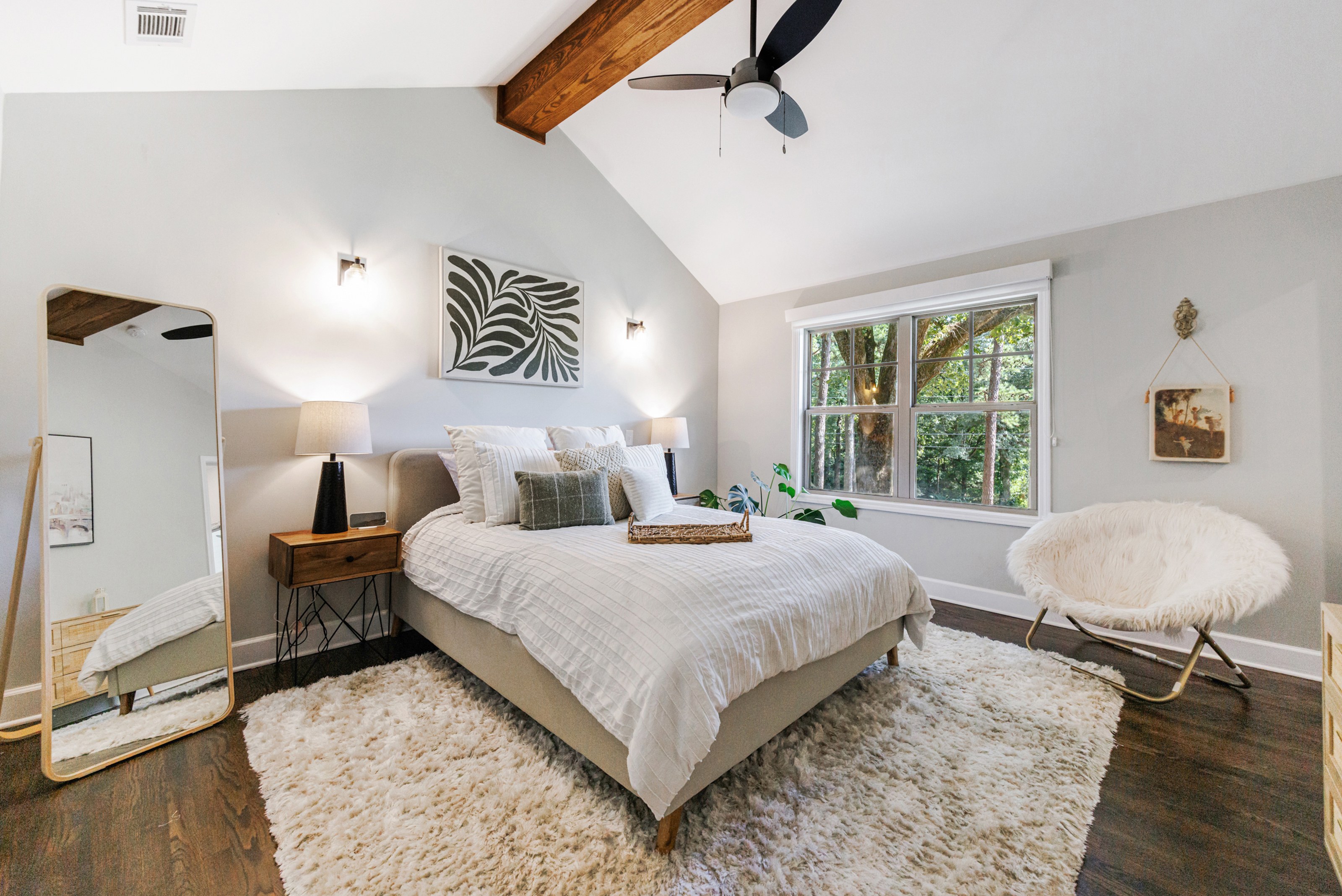  Stunning Fully Renovated Oasis on 2.4+/- Acres - 物件實景