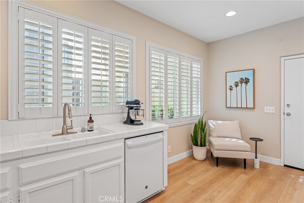 Aliso Viejo, California, 92656, United States, 2 Bedrooms Bedrooms, ,3 BathroomsBathrooms,Residential,For Sale,1989024